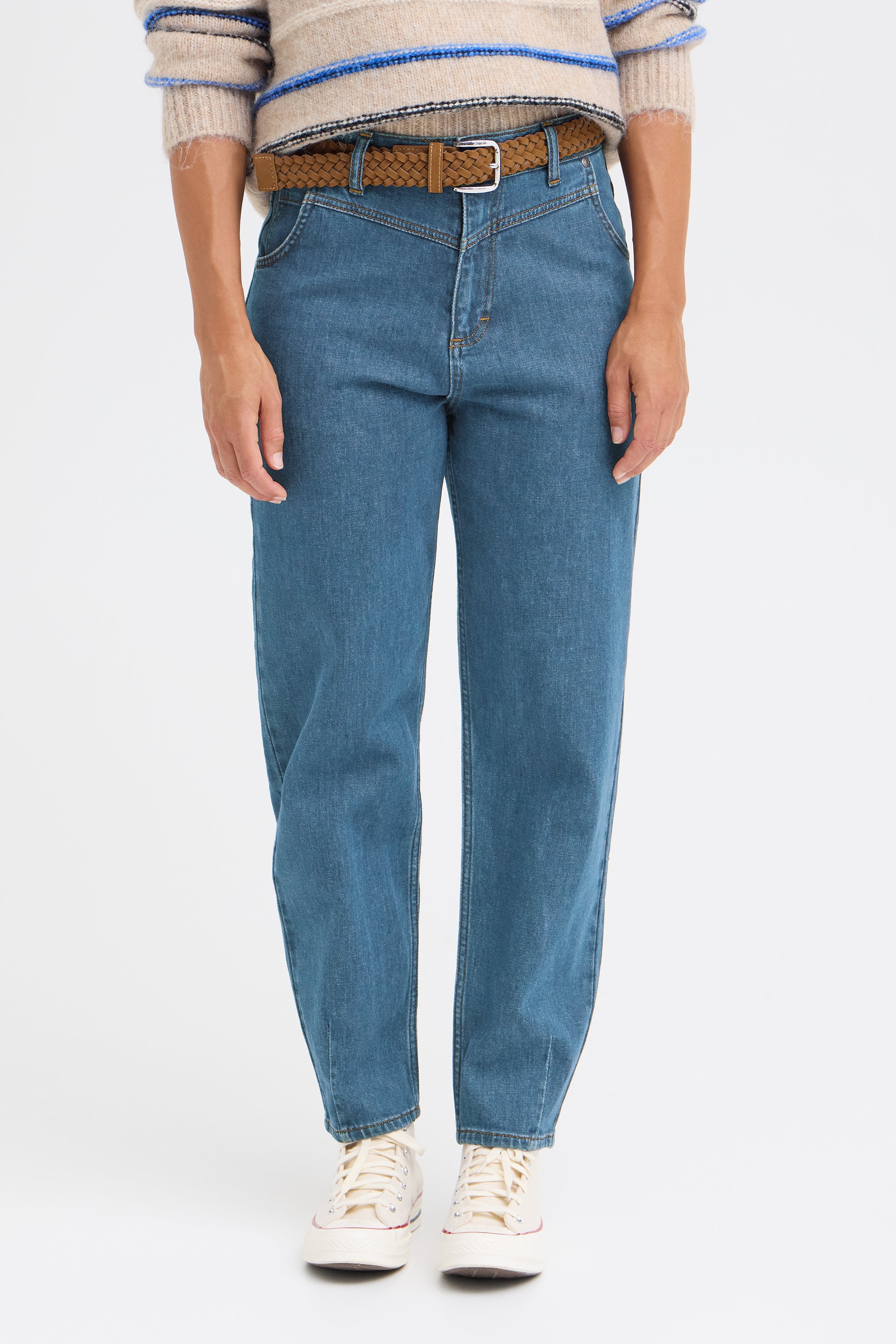 PZLIRA UHW Jeans Tapered Leg LOOKBOOK FRONT 50209032-200005