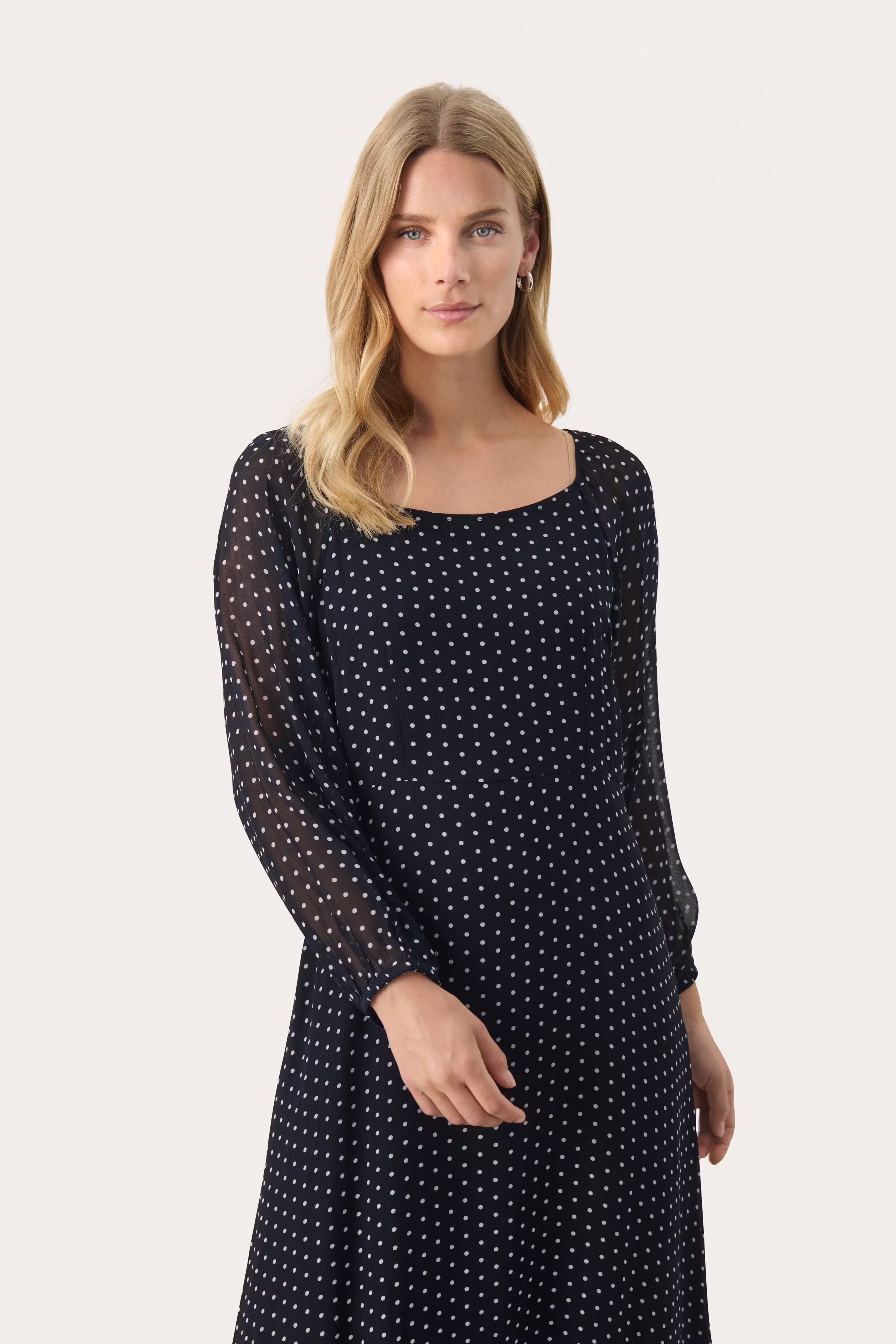 LankaPW Kjole LOOKBOOK FRONT 30308869-303267