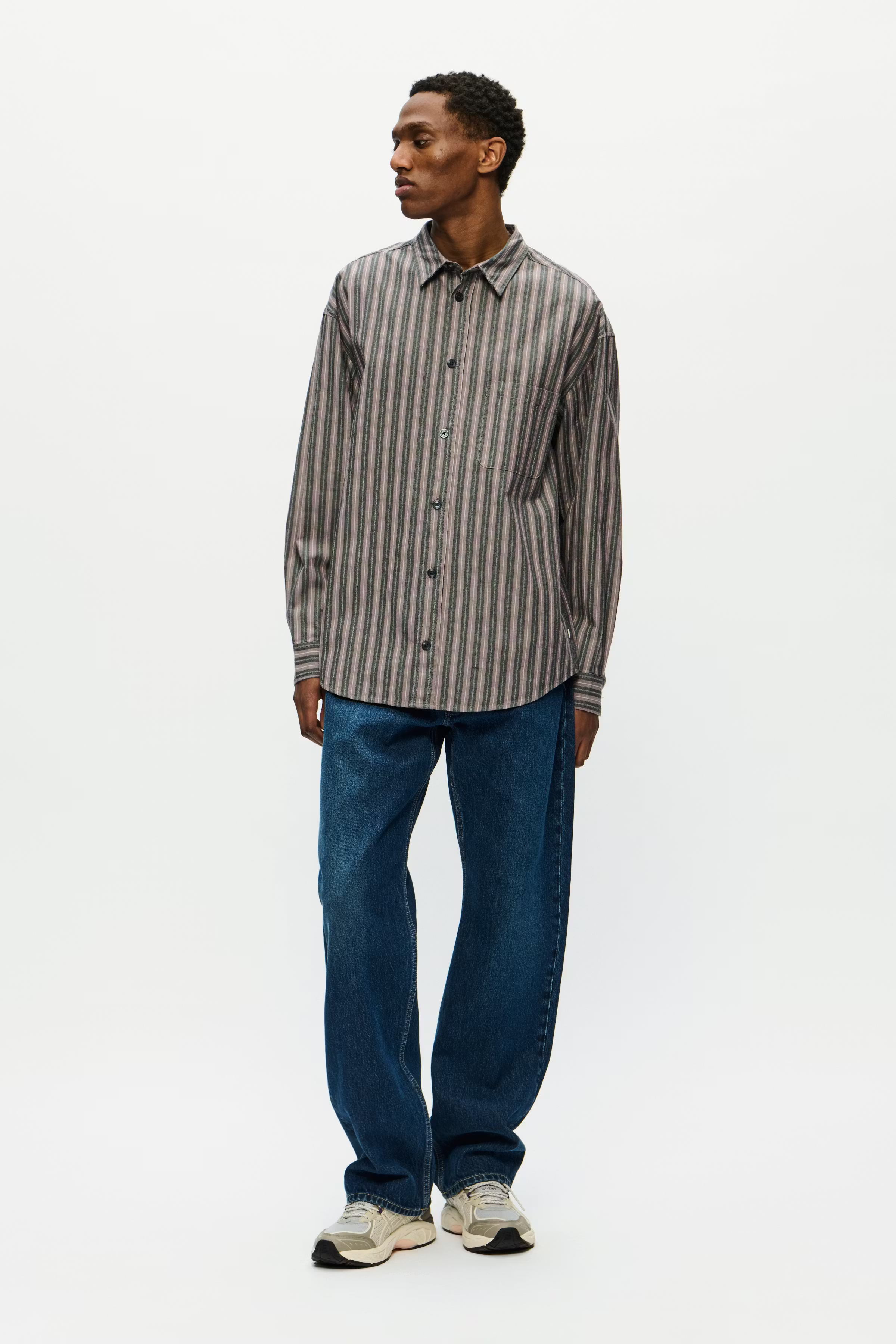 WWCarter Shirt LOOKBOOK FRONT 30251492-304103