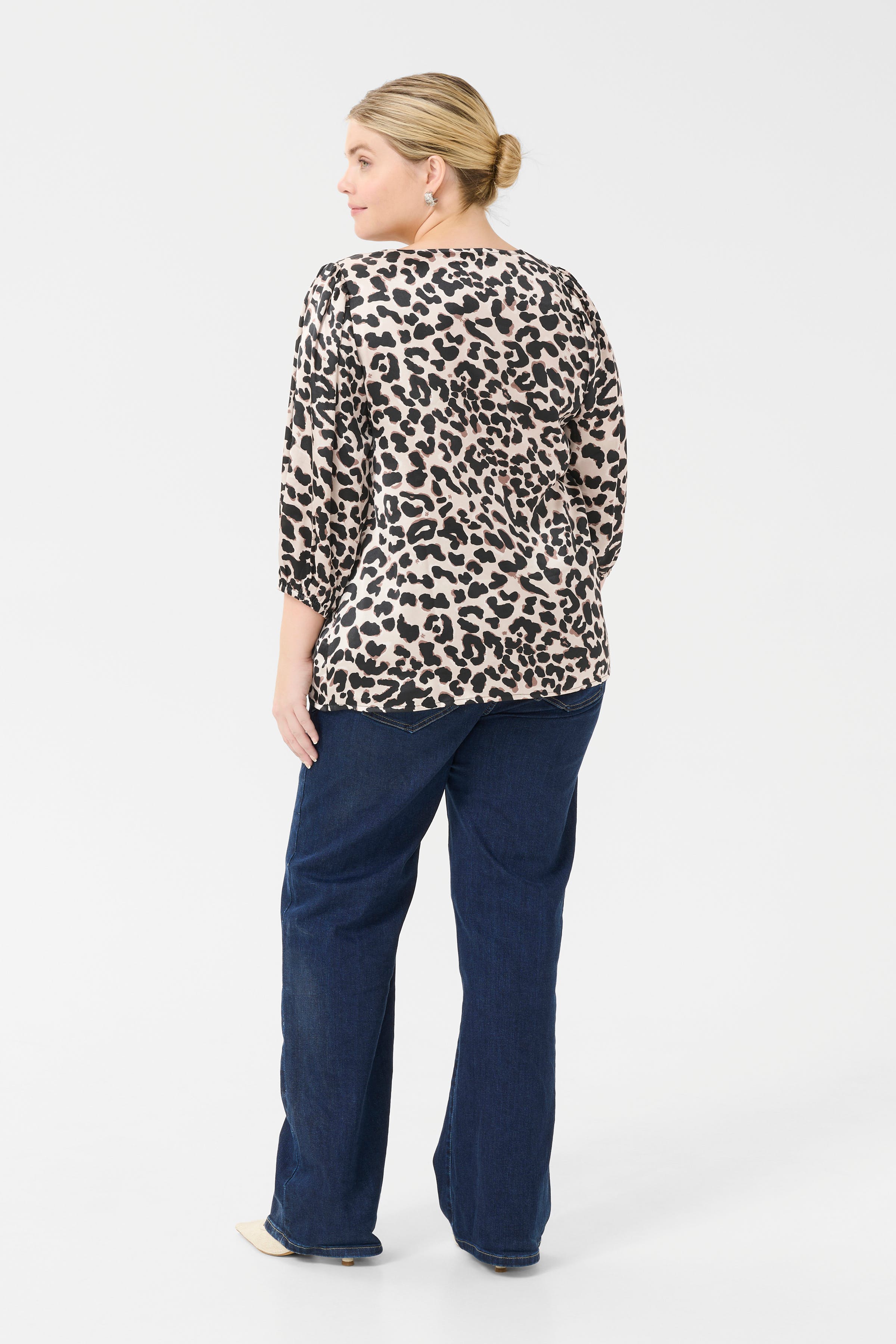 KCmegda Leopard Blouse LOOKBOOK BACK 10583321-107797