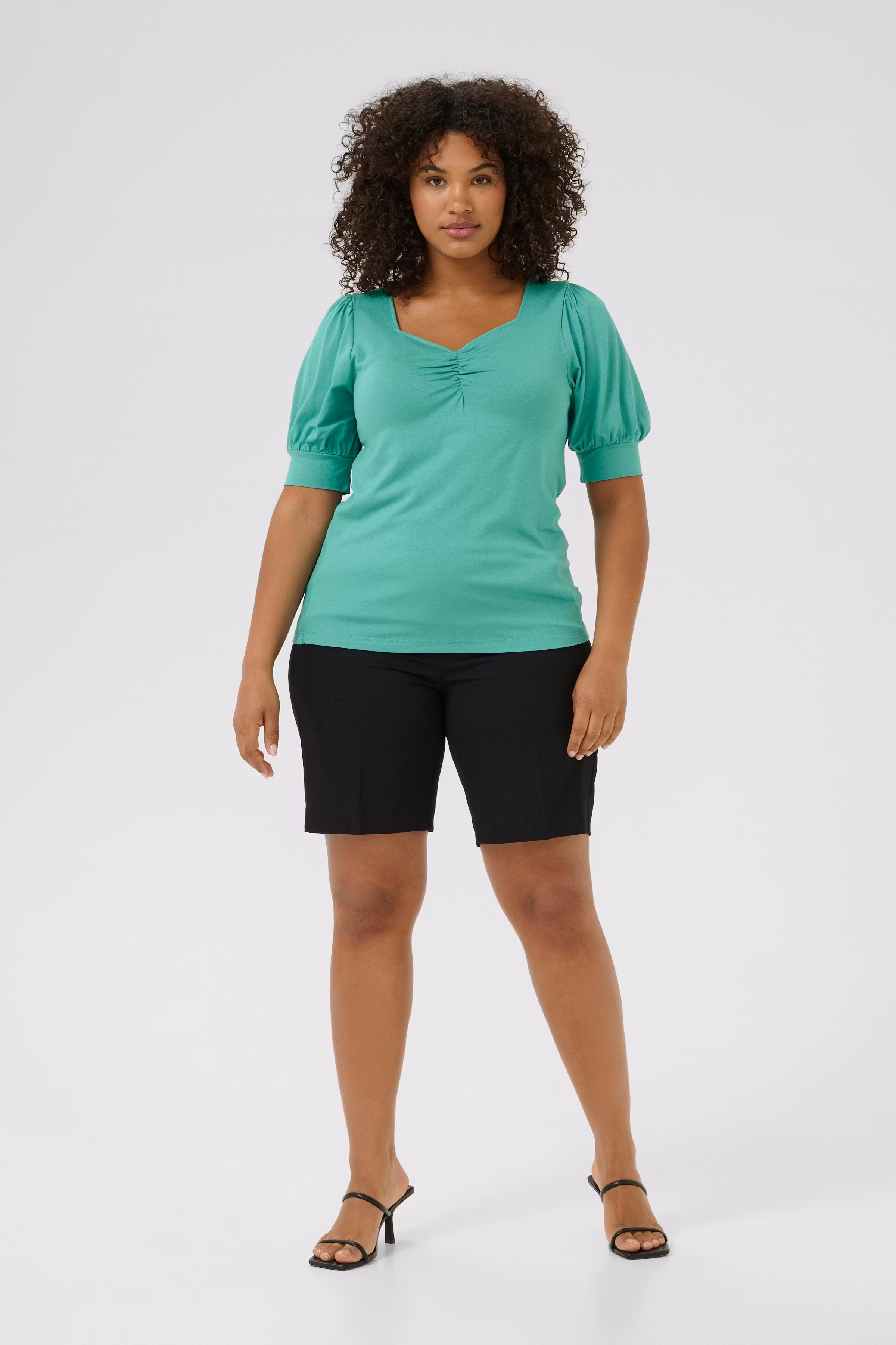 KCsissy T-Shirt LOOKBOOK FRONT 10581401-174919