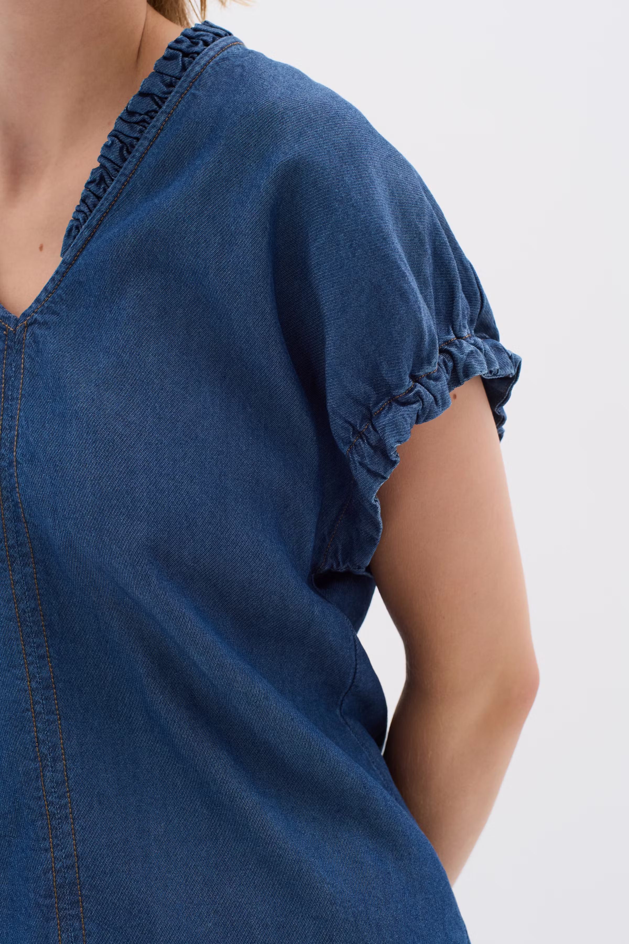 RachelIW Top LOOKBOOK DETAIL 30110313-301979