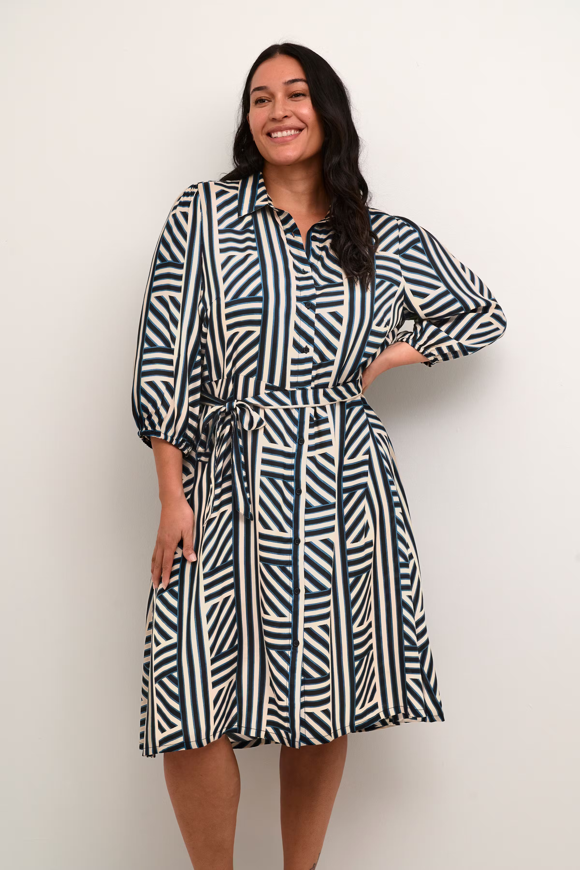 KCfia Kleid LOOKBOOK FRONT 10582073-105356