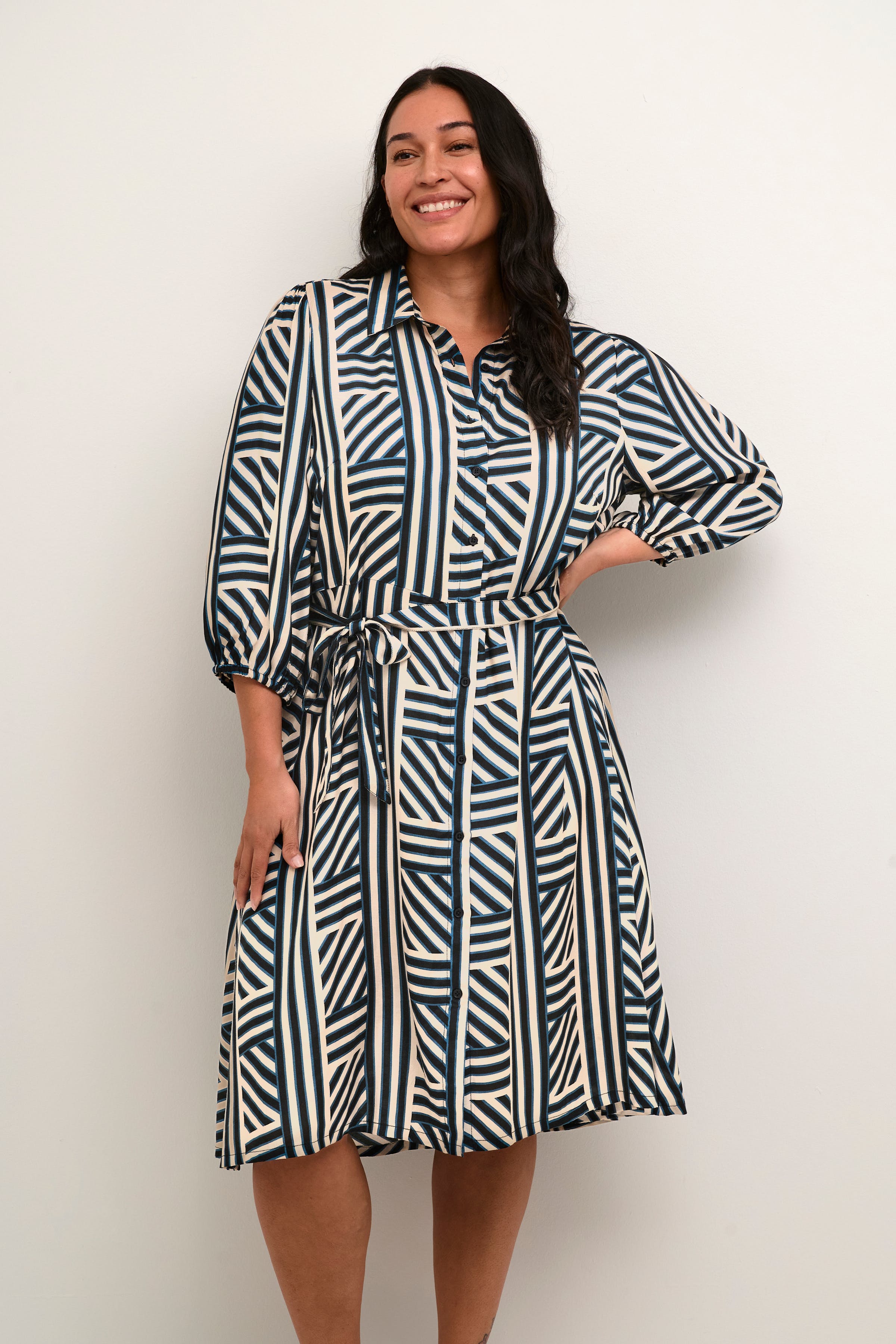 KCfia Dress LOOKBOOK FRONT 10582073-105356