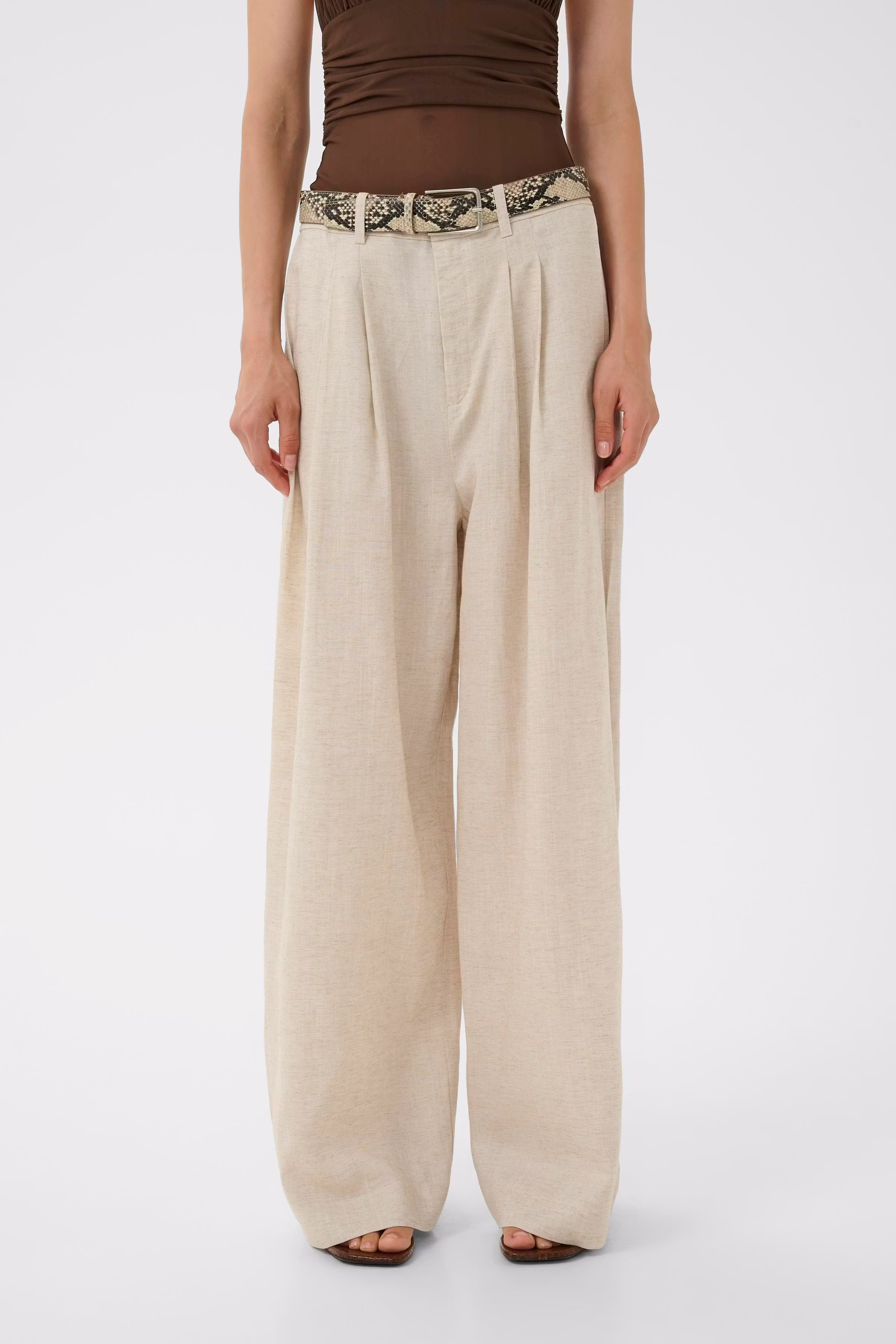 GZriava Leinenhosen LOOKBOOK FRONT 10911251-109419