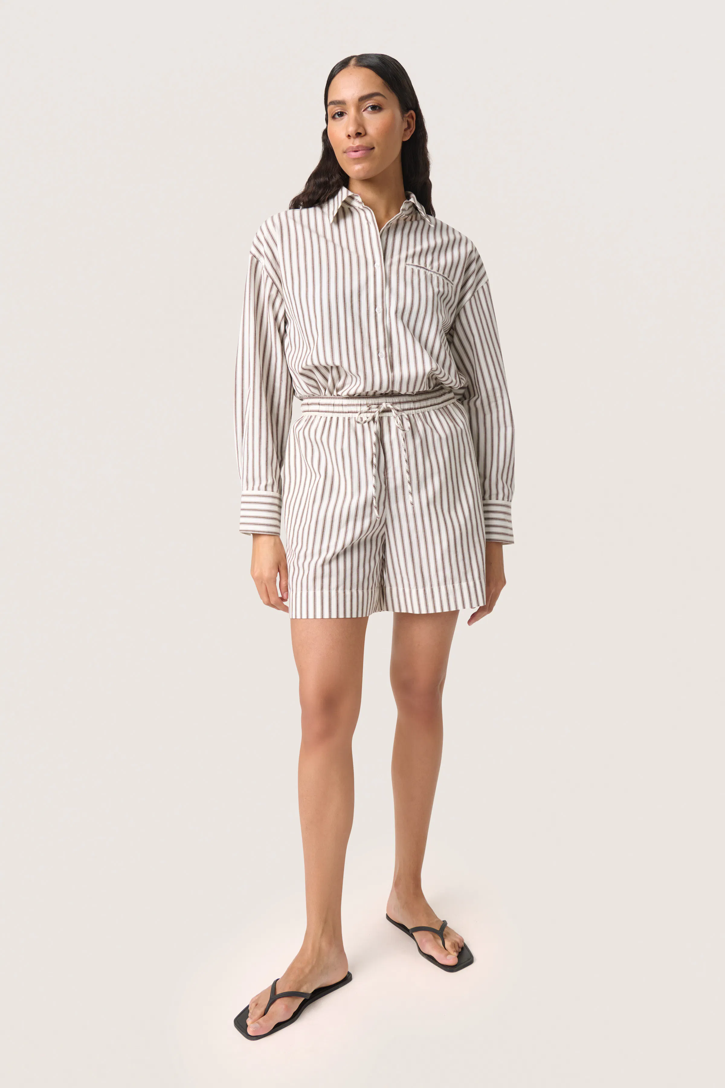 SLMunevo Shorts LOOKBOOK FRONT 30408622-304136