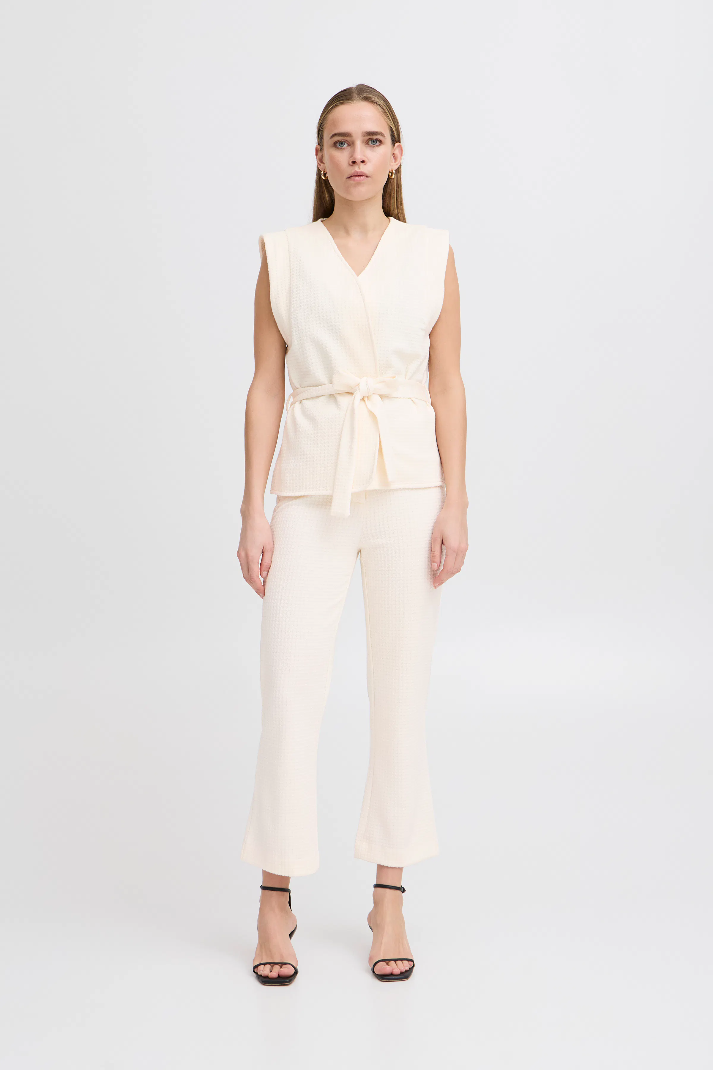 IHKATE PILLOU Vest LOOKBOOK FRONT 20123015-130905