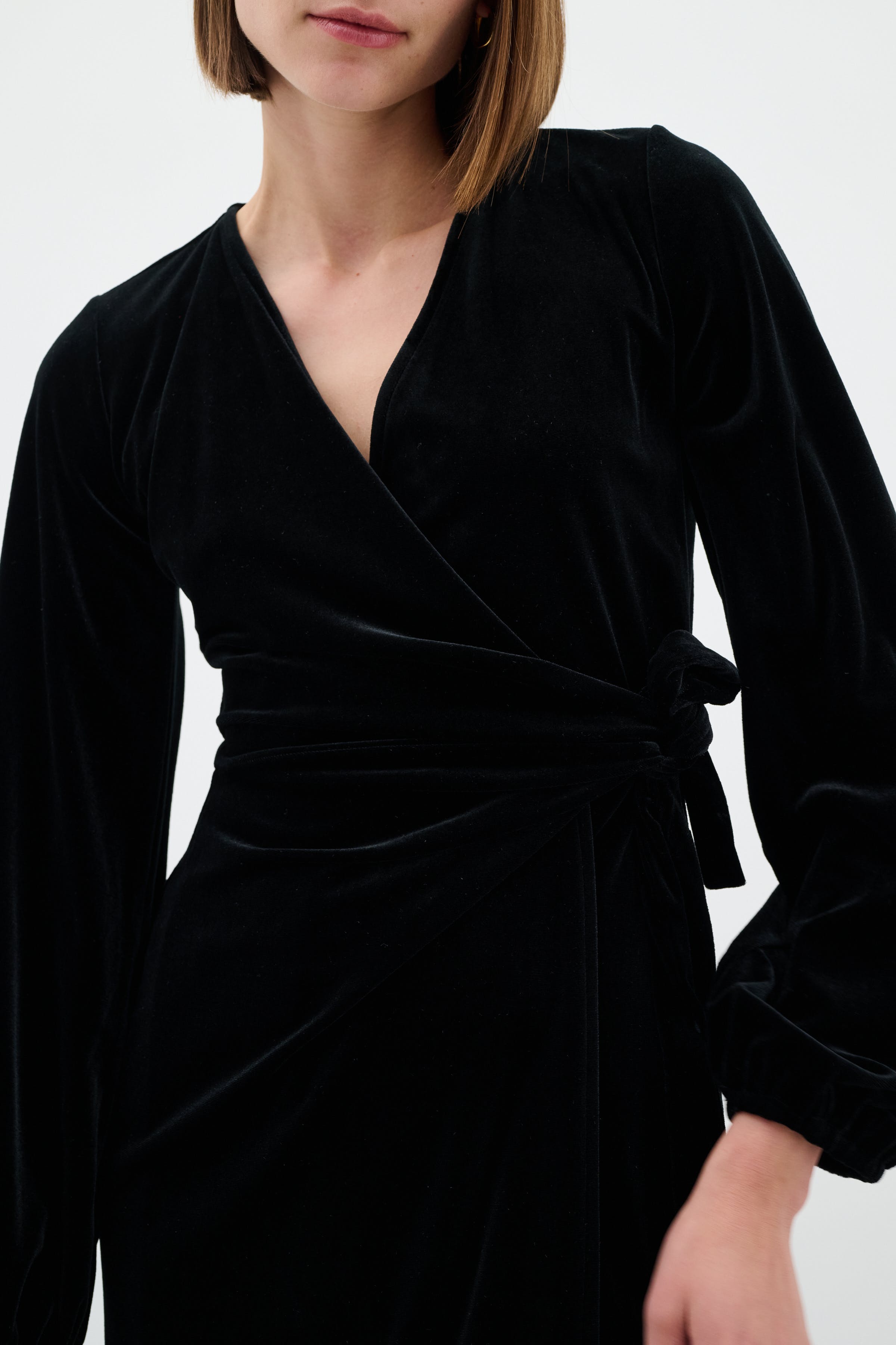 BrynnIW Goriel velour Wrap Klänning LOOKBOOK DETAIL 30110083-194008