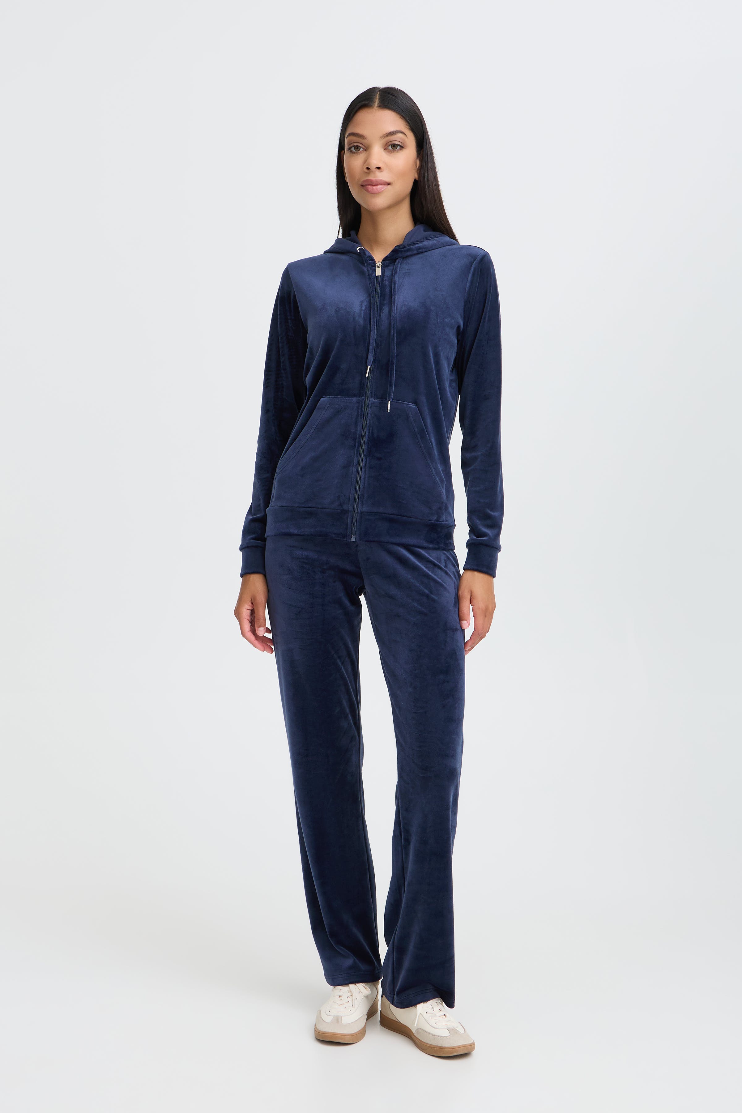 BYSTILLA Veloursett LOOKBOOK FRONT 20816019-194020