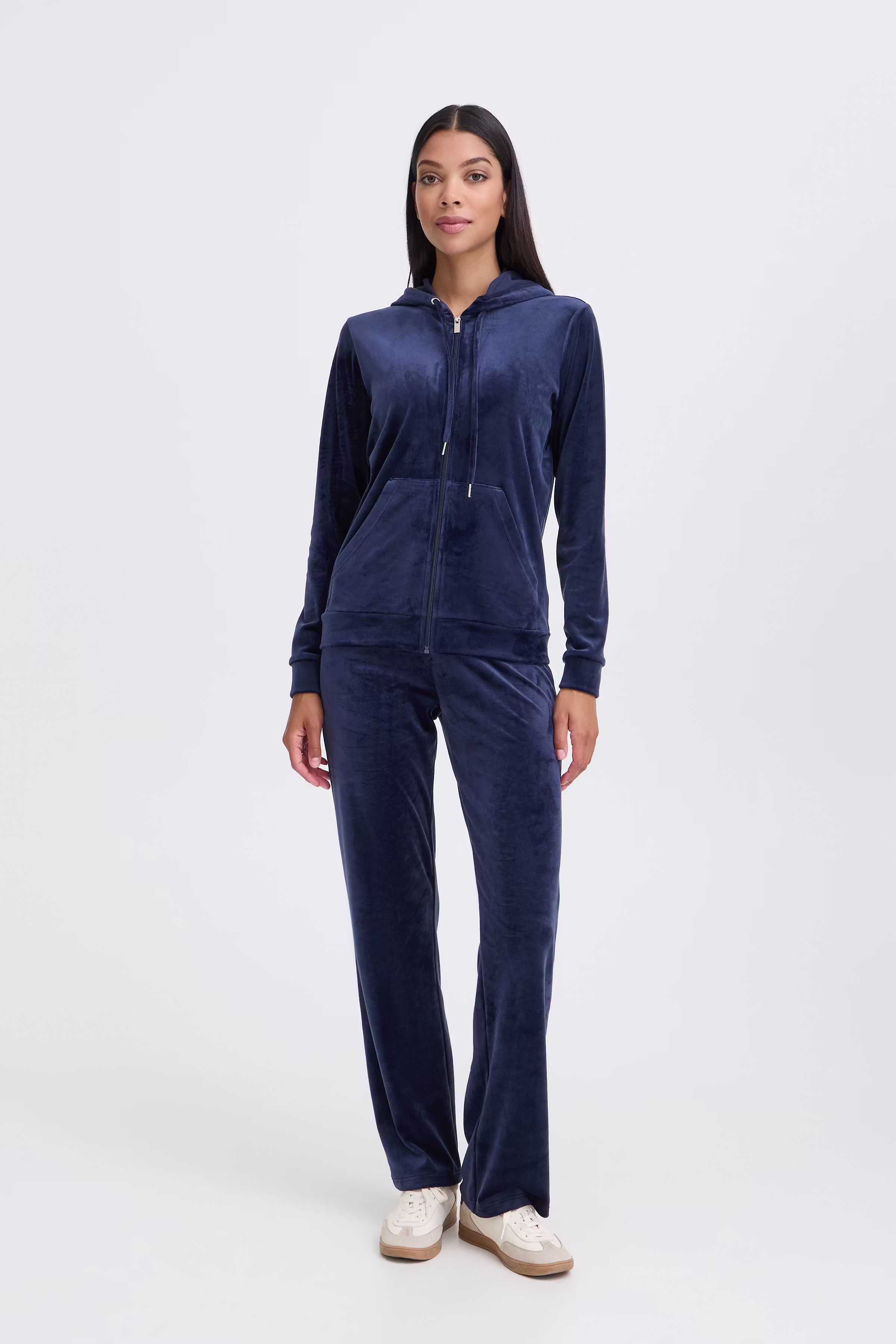 BYSTILLA Veloursett LOOKBOOK FRONT 20816019-194020