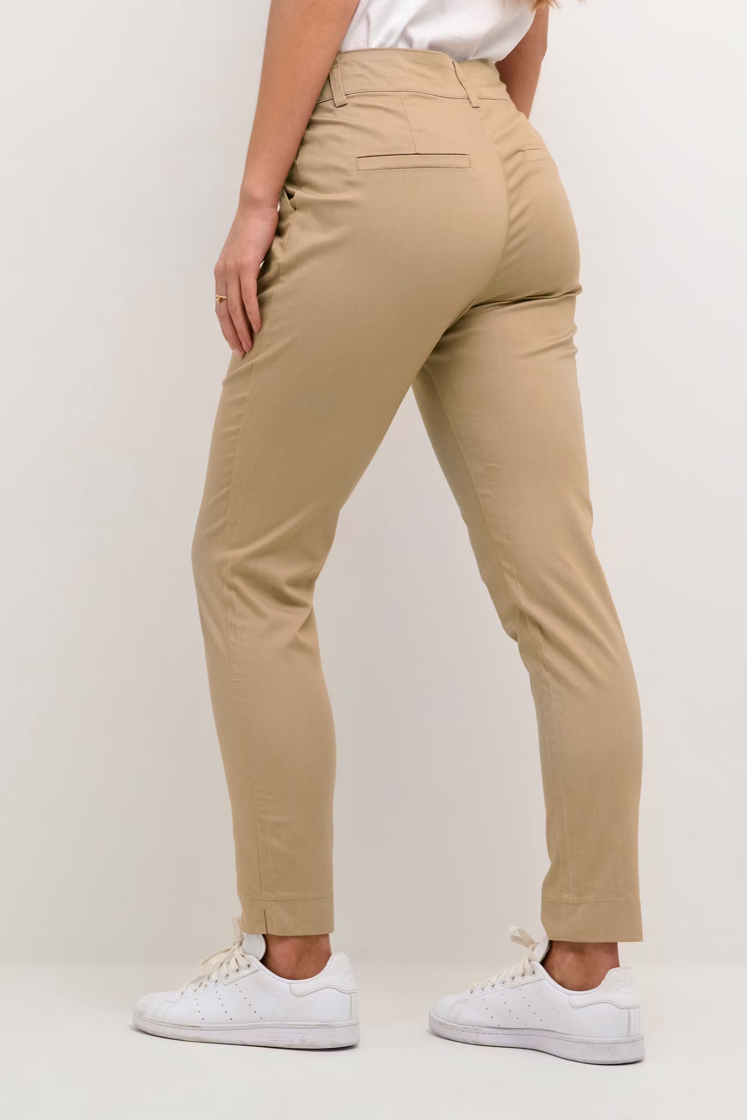 KAlea Trousers LOOKBOOK BACK 10505191-101239