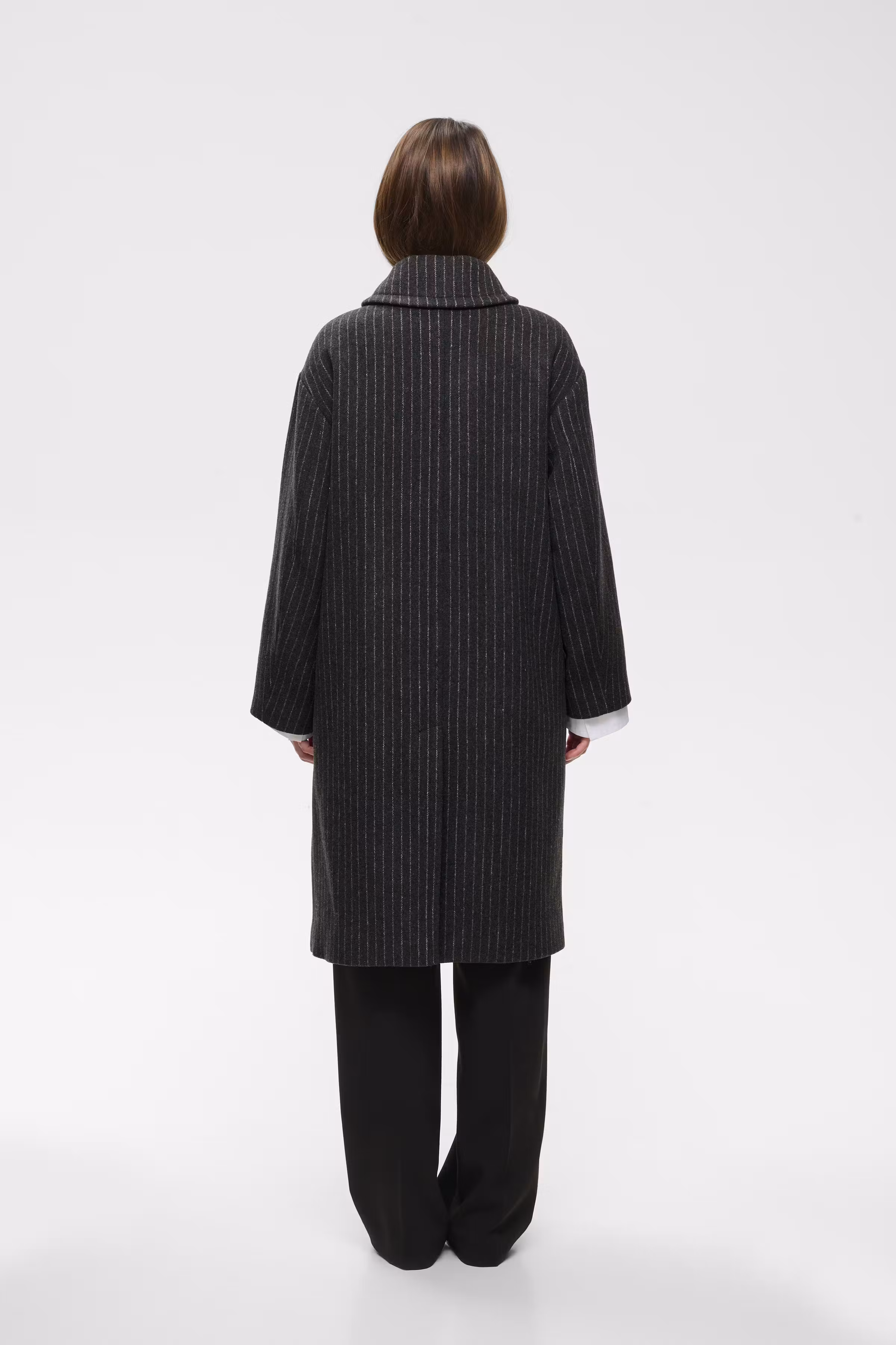 ZORAHIW Coat LOOKBOOK BACK 30112651-900009177