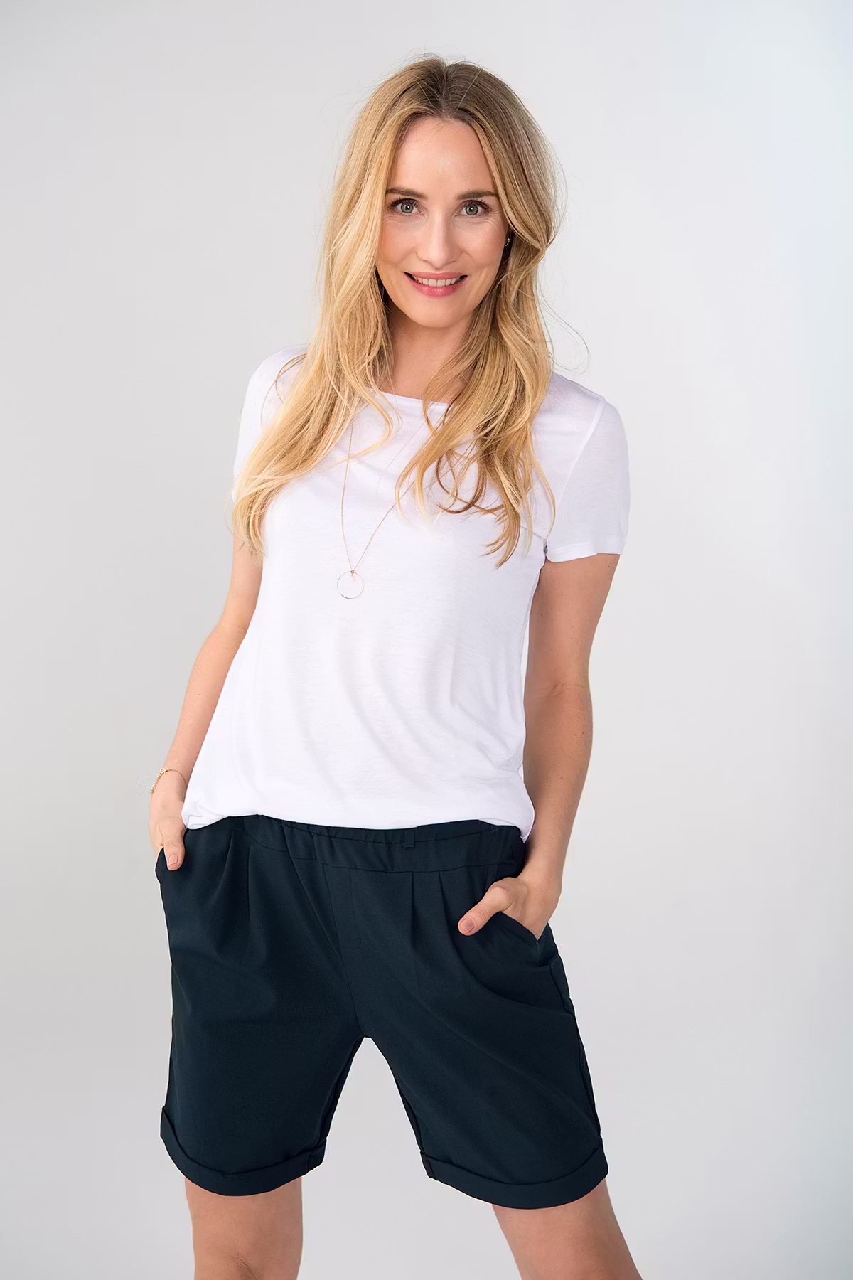 Anna T-shirt LOOKBOOK FRONT 10501194-50001