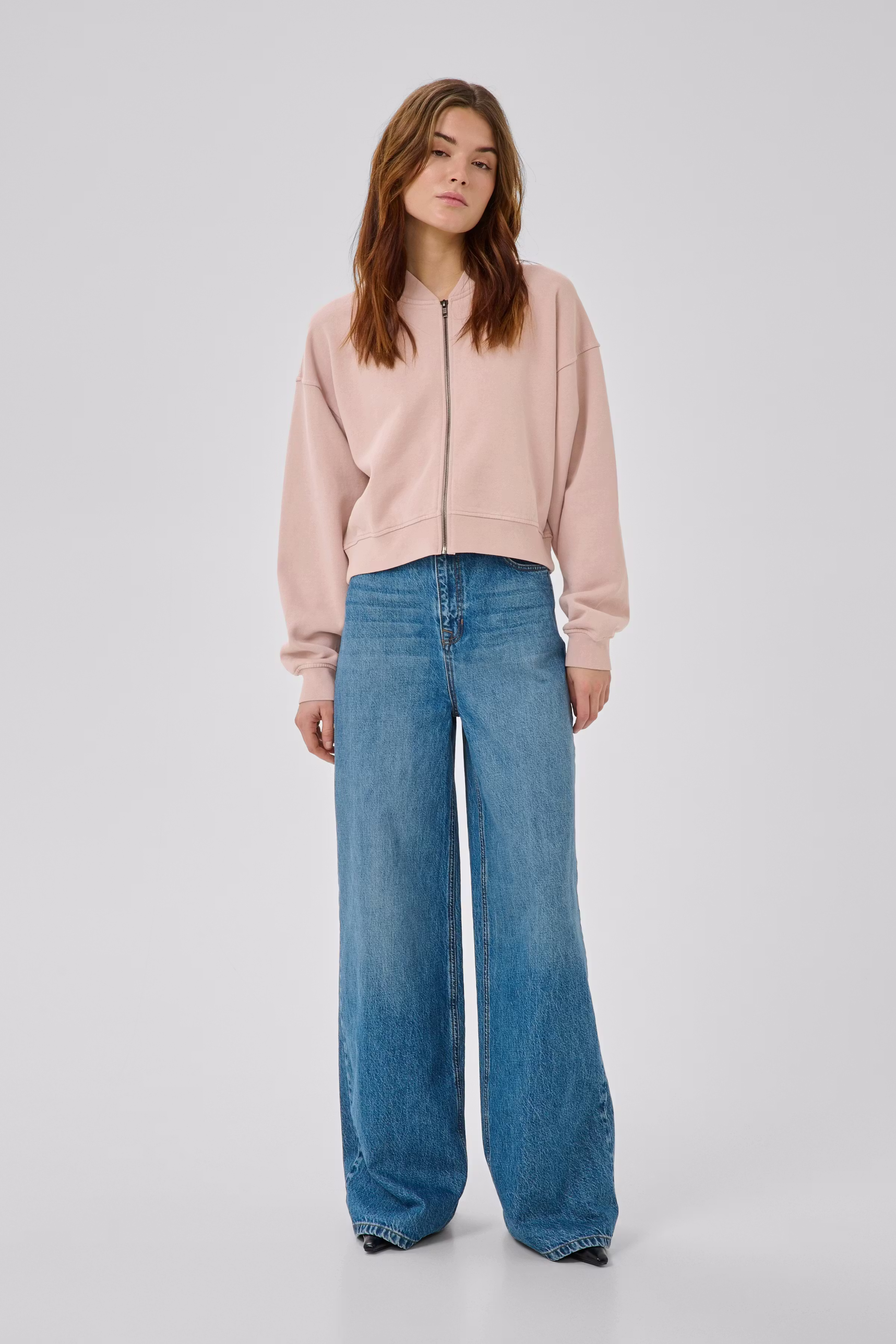 MetaMW Sweatshirt LOOKBOOK FRONT 10705247-109263