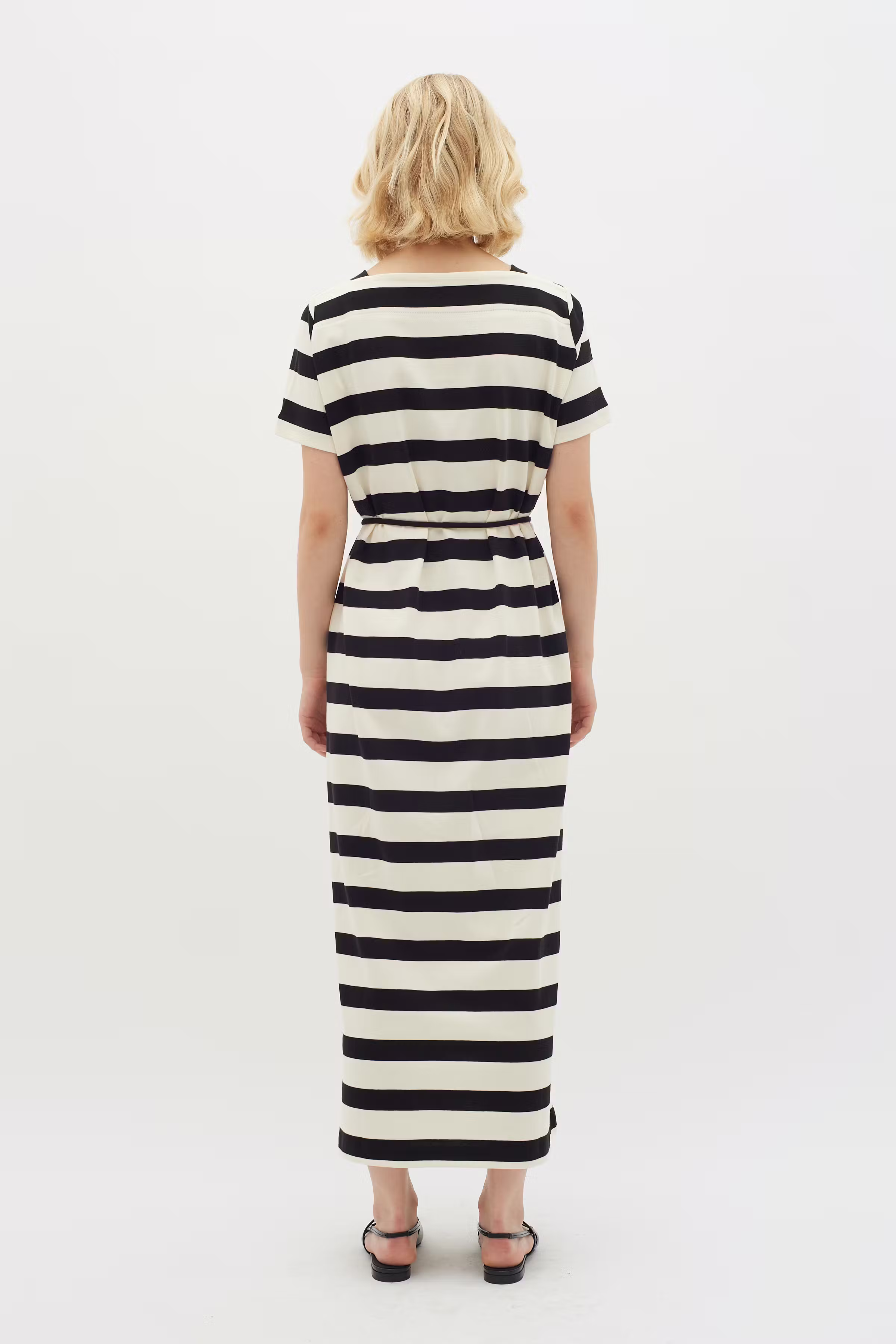 LesterIW Dress LOOKBOOK BACK 30109533-301284