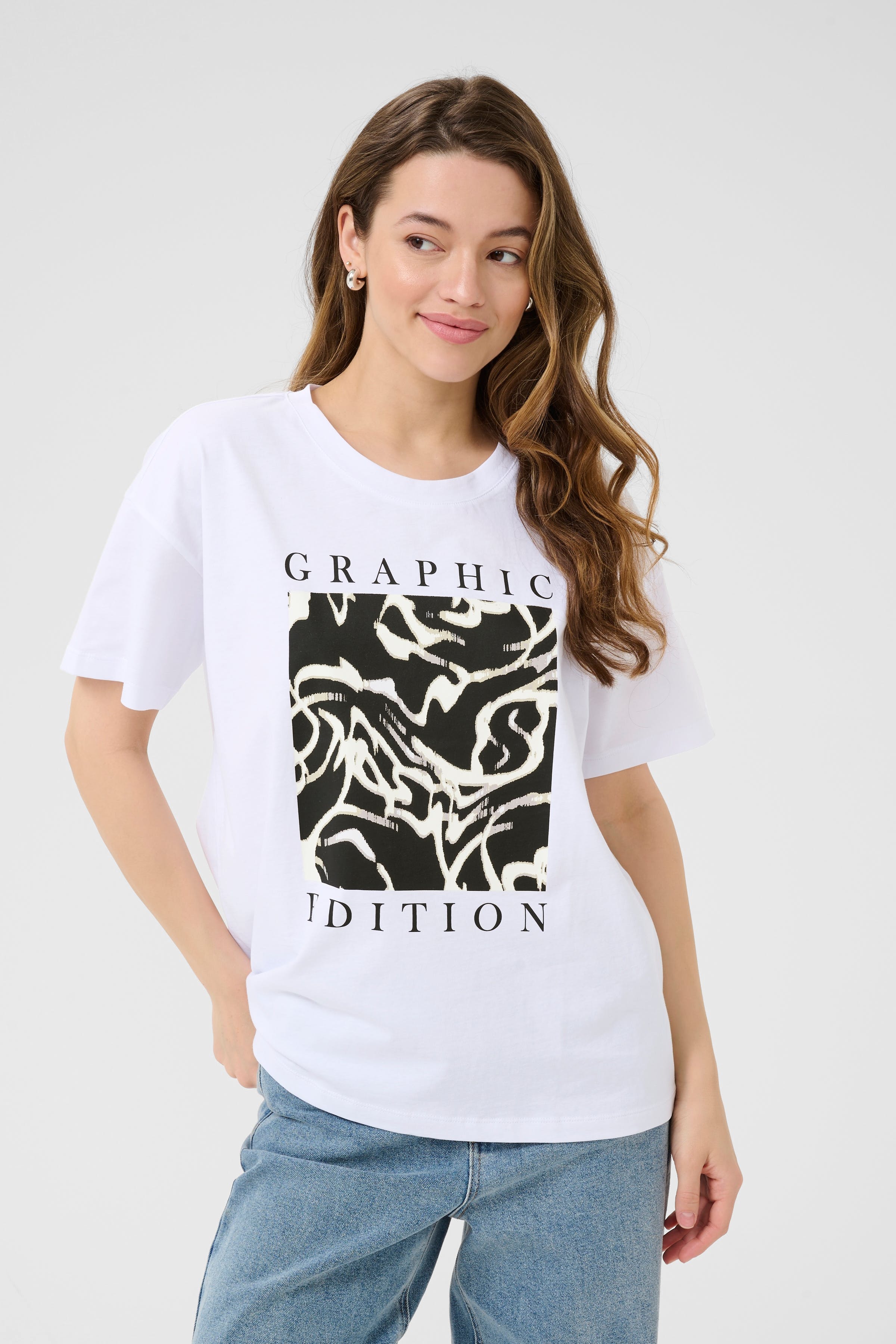 KAvivie T-shirt LOOKBOOK FRONT 10510215-107791