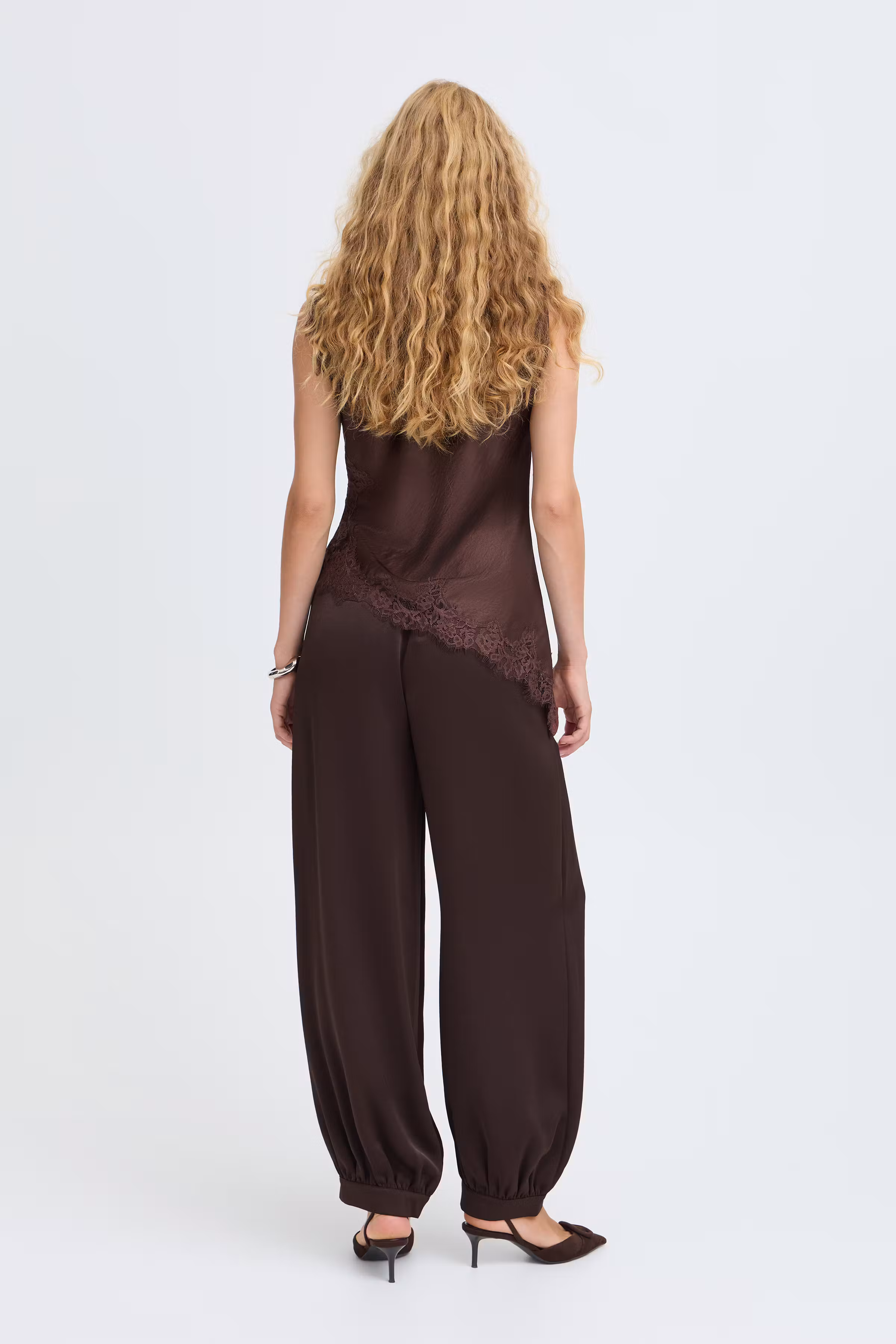 BYISA Trousers LOOKBOOK BACK 20819714-191016