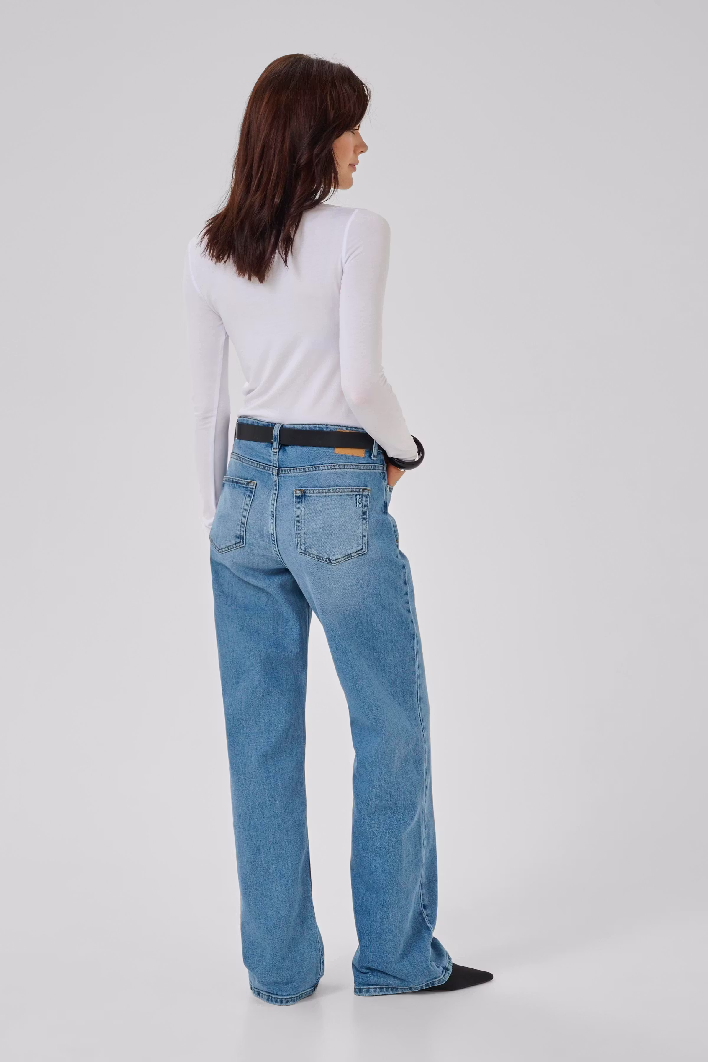 18 THE MODAL BLOUSE LOOKBOOK BACK 10703600-110601