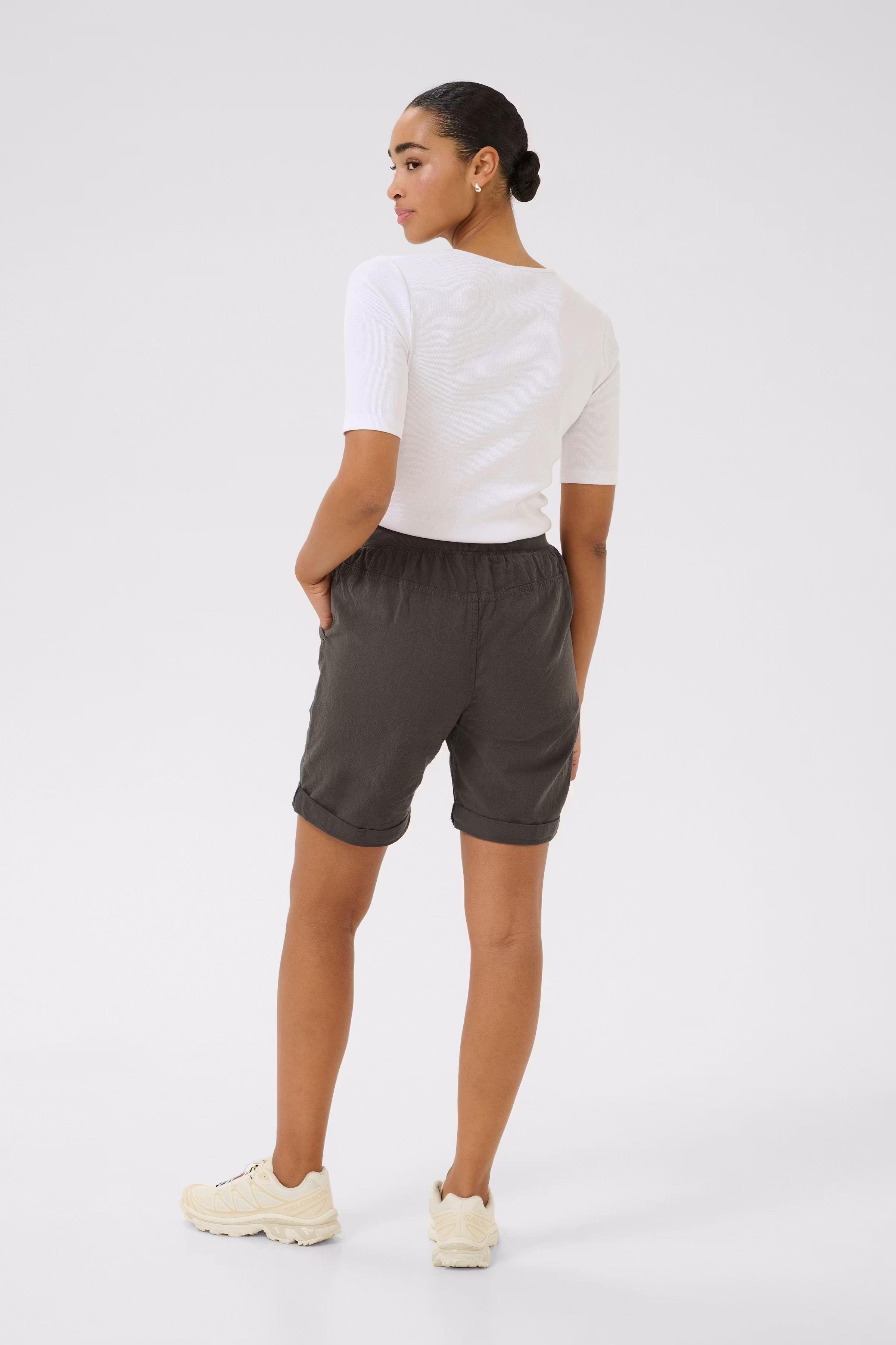 KAnaya Shorts LOOKBOOK BACK 10504239-190205