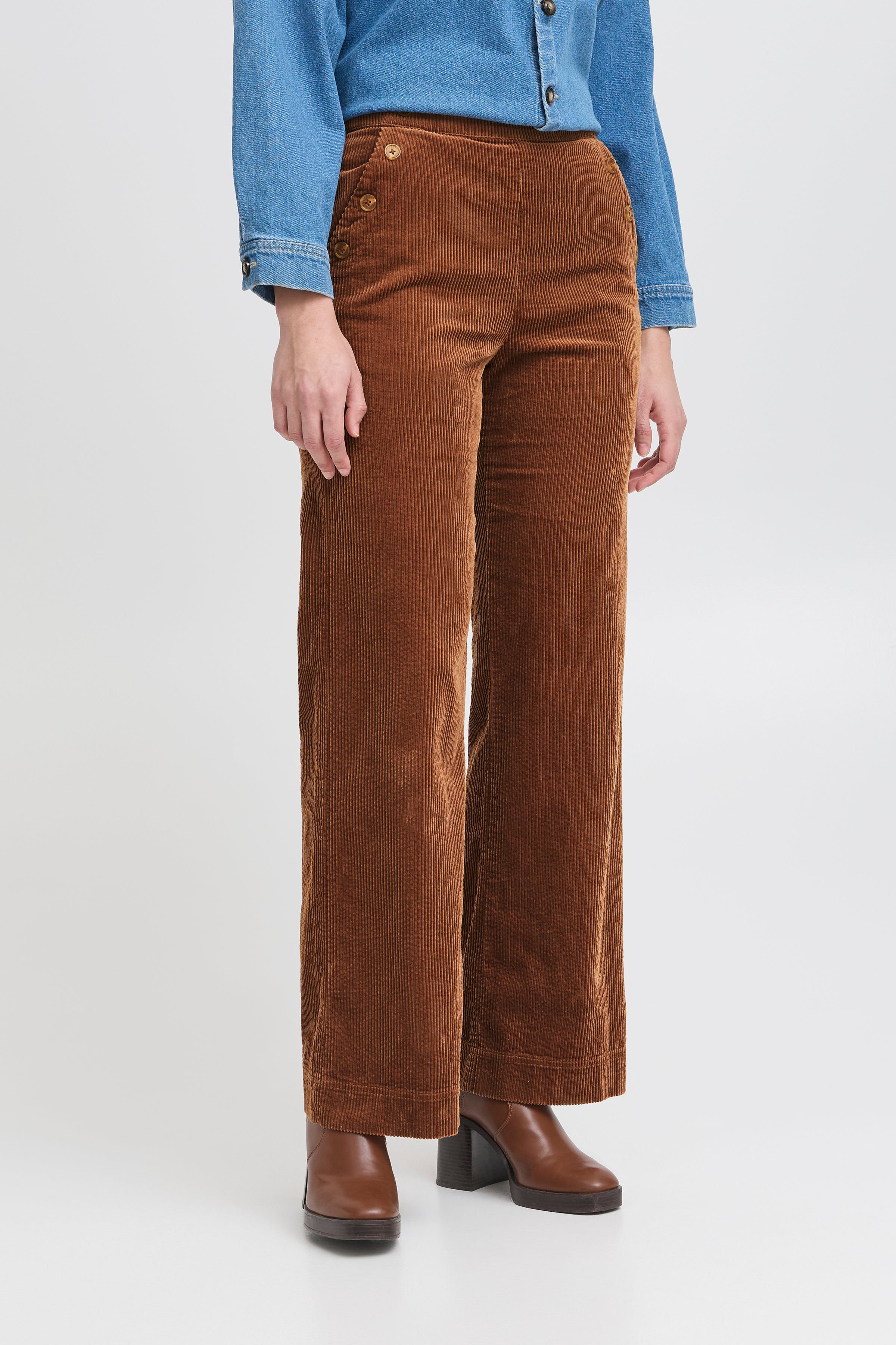 IRTWIN Trousers LOOKBOOK FRONT 20123293-181130