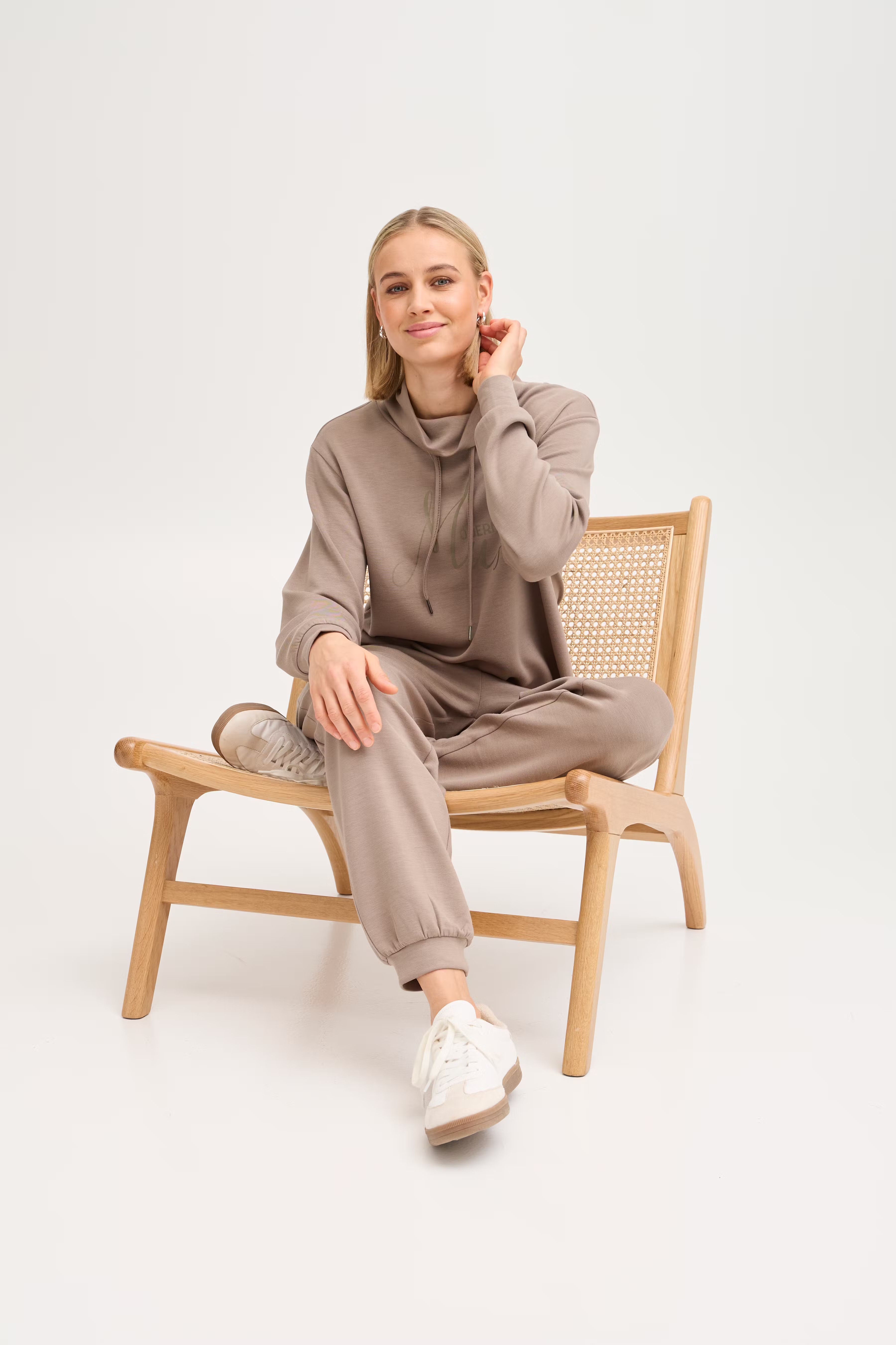 FRAURORA Broek LOCATION NONE 20615555-181110