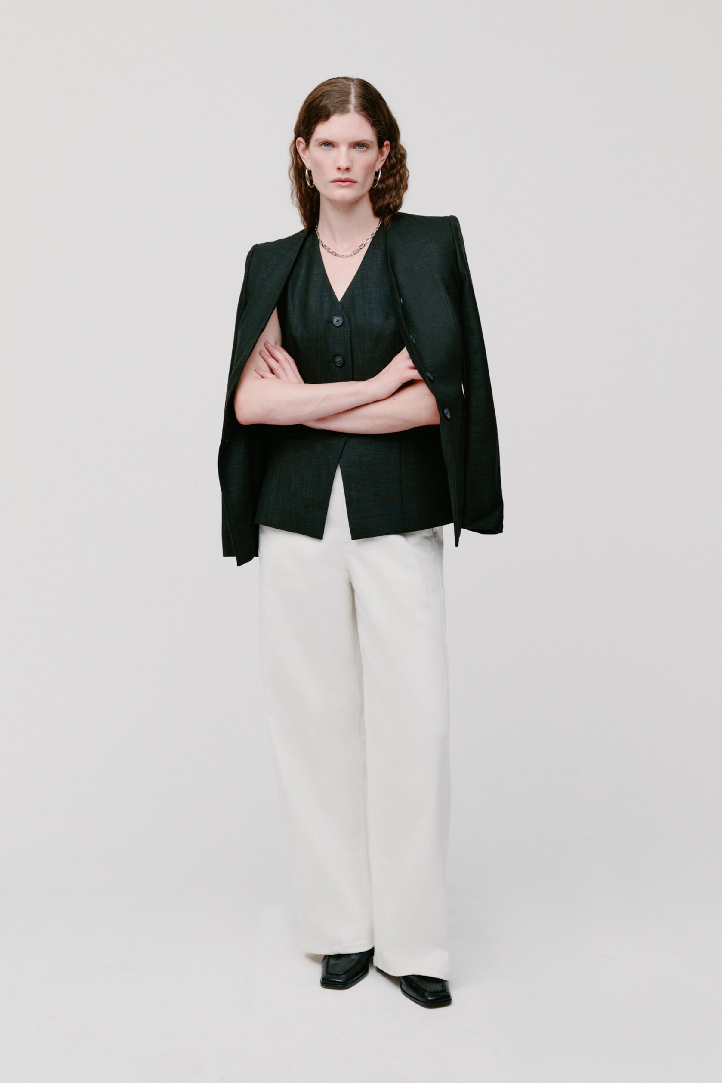 IOJUNIPER ANN BLAZER LOOKBOOK FRONT 30600725-BK999