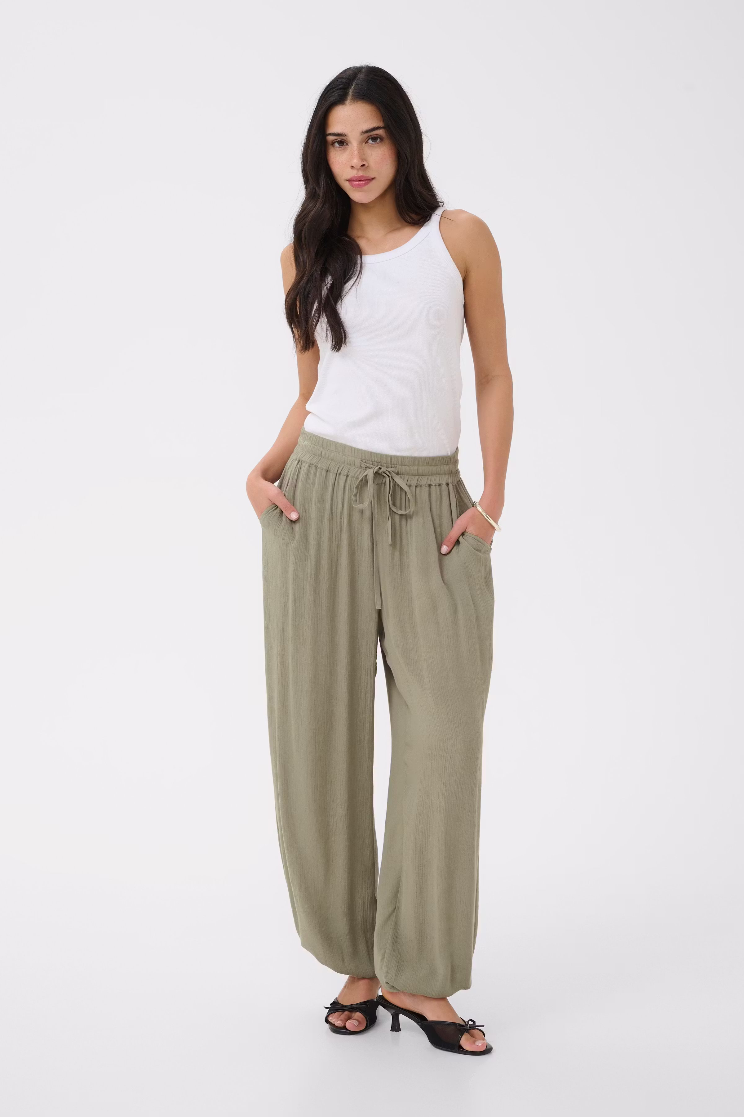 KAmeredith Bukser LOOKBOOK FRONT 10512425-170613