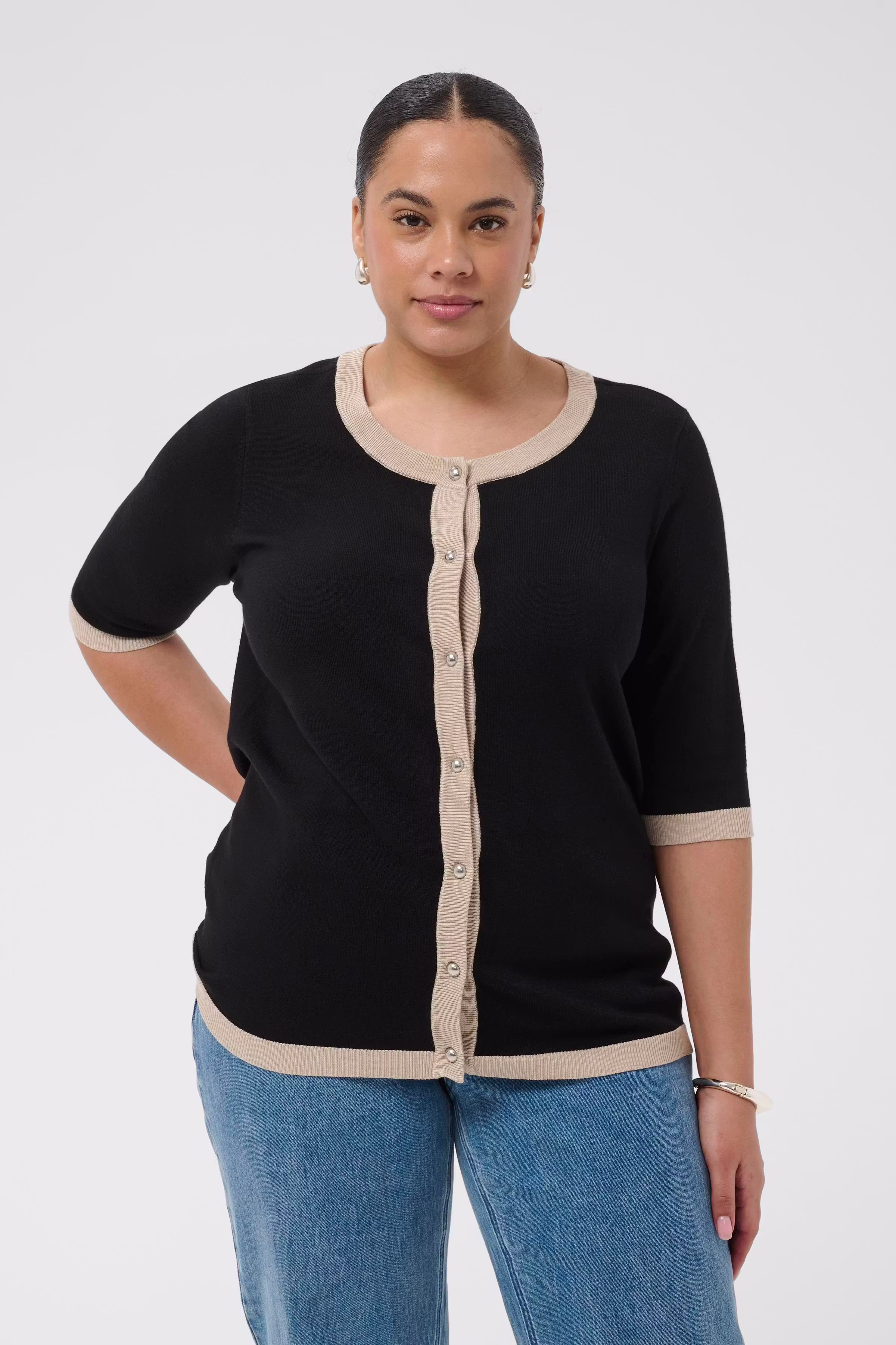 KClizzy Cardigan LOOKBOOK FRONT 10584306-100121