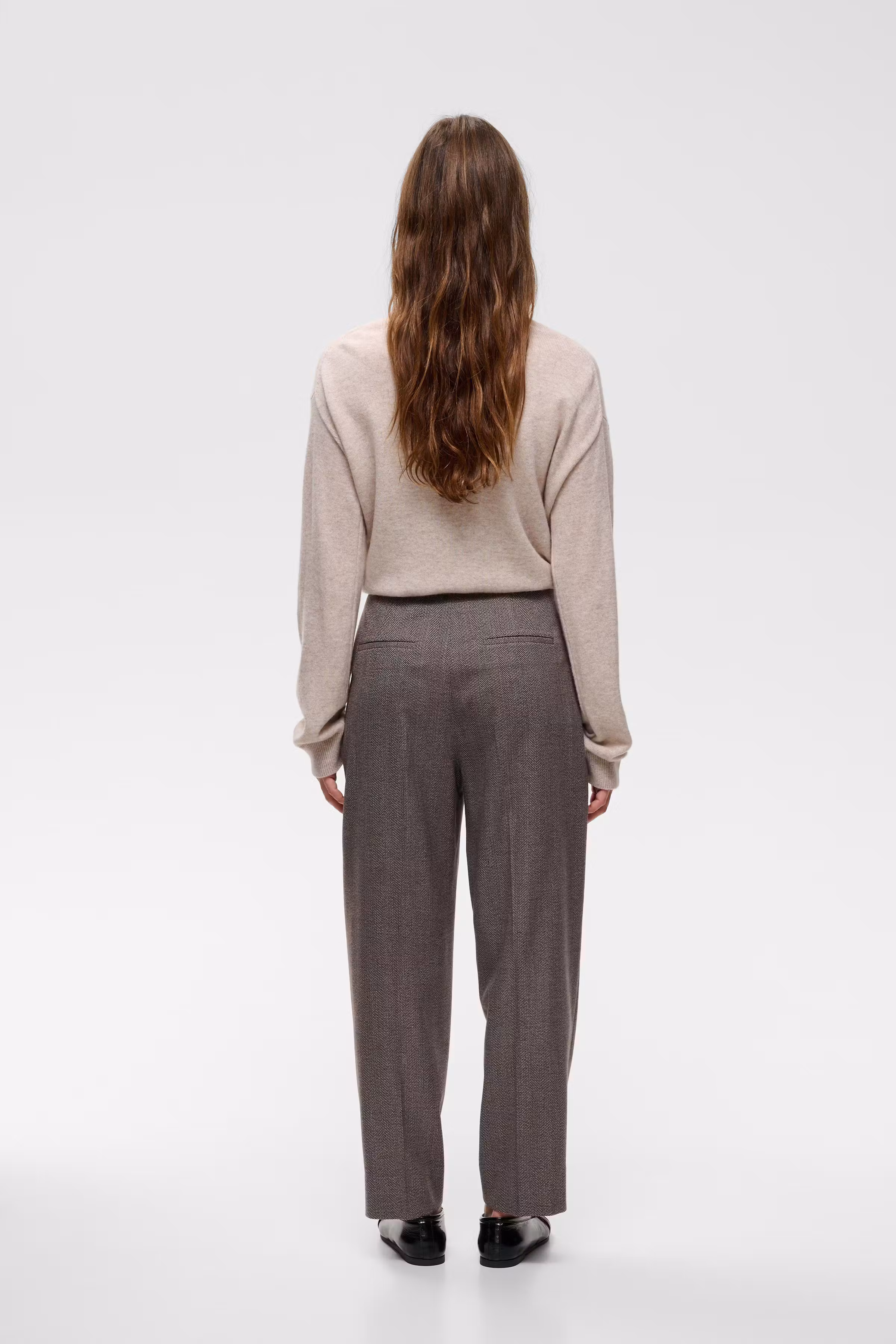 ZuraIW Hose LOOKBOOK BACK 30111353-191518