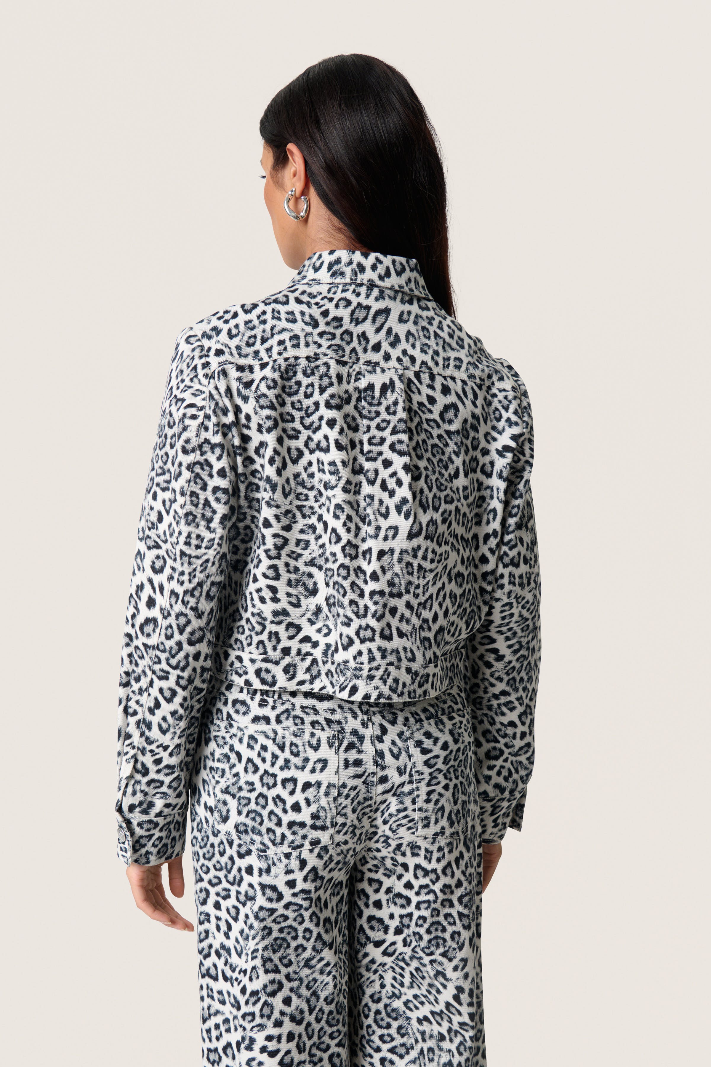 SLSandja Shirt LOOKBOOK BACK 30408718-304331