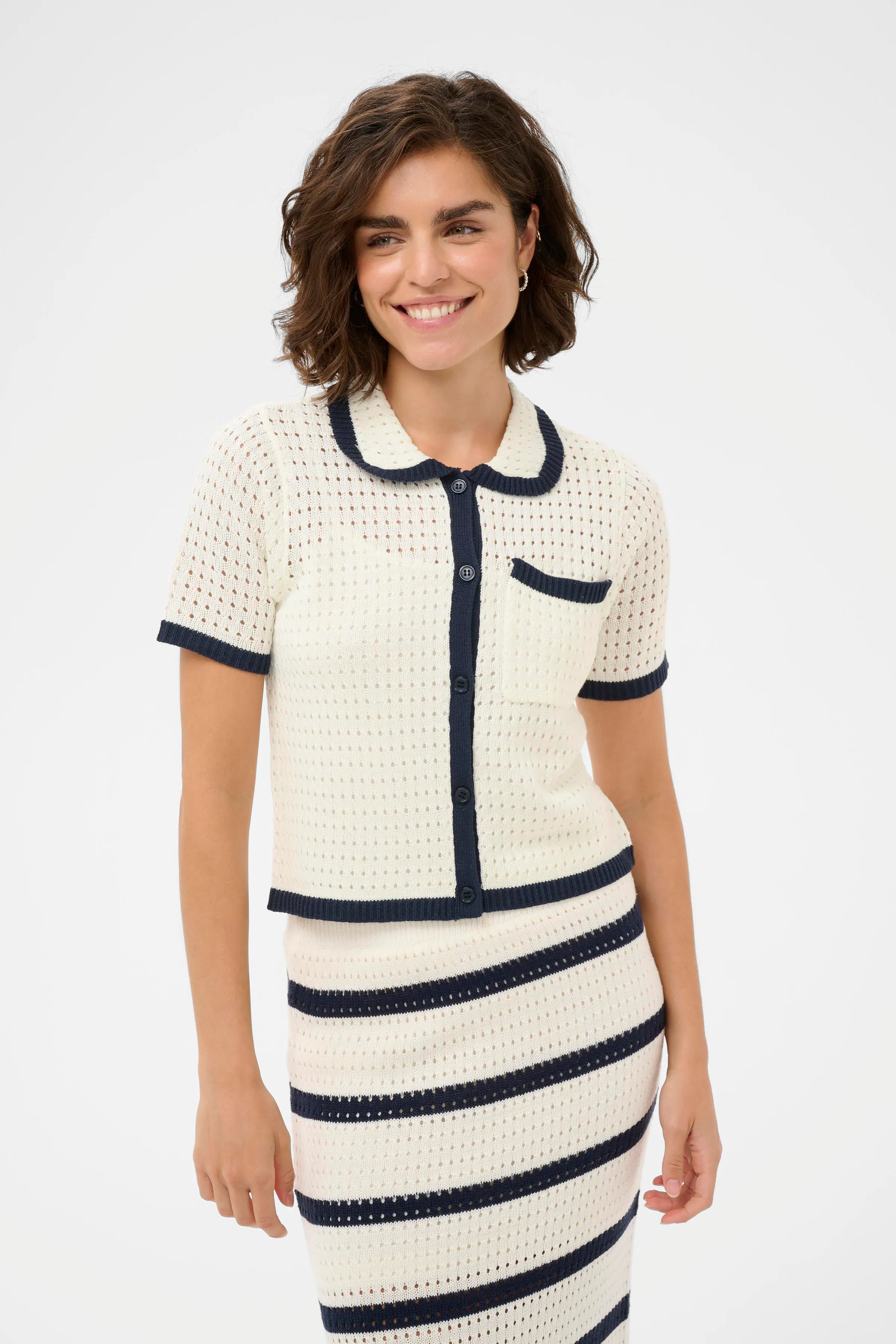 KAbrianna Cardigan LOOKBOOK FRONT 10511645-110602