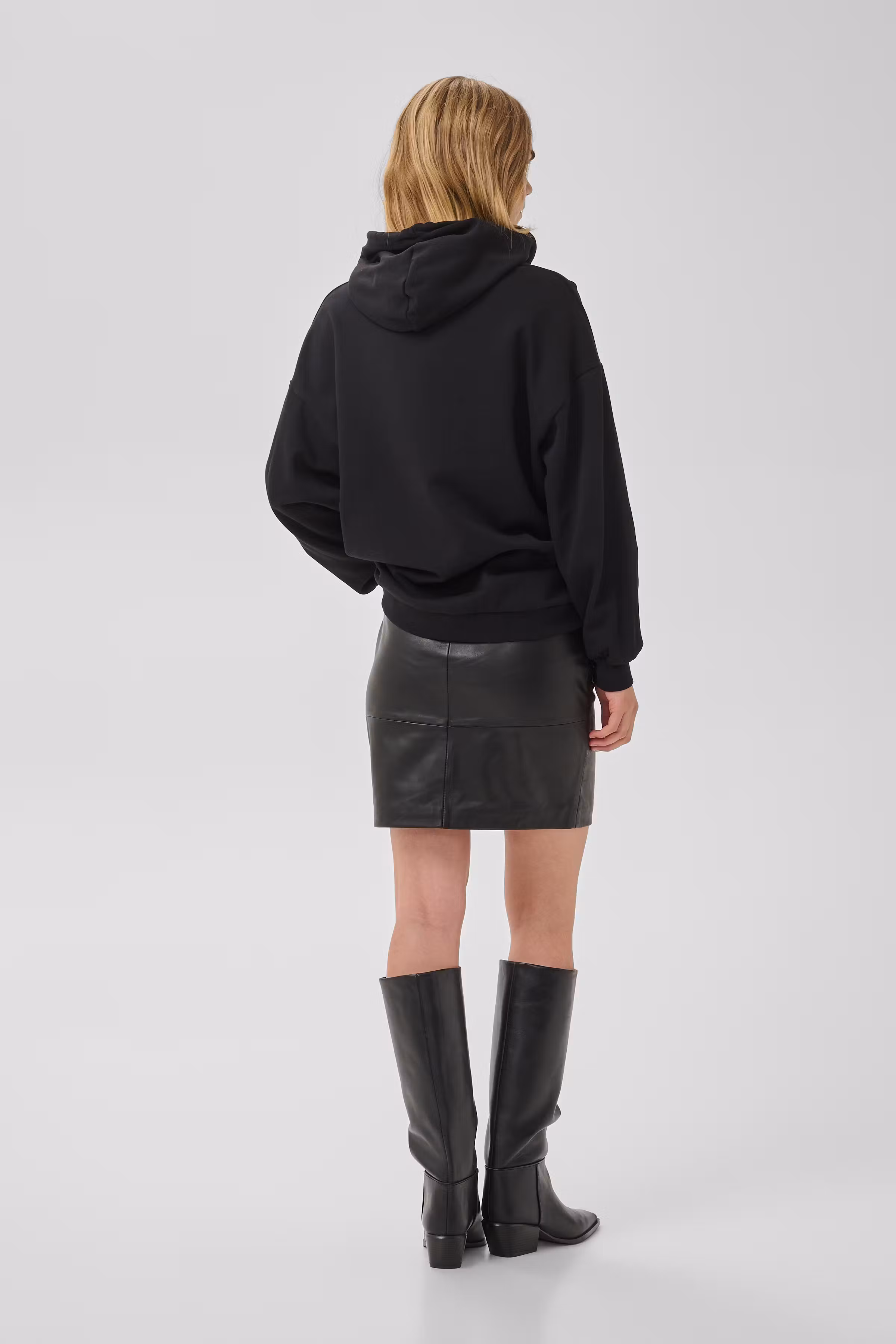 14 THE ENZO LOGO HOODIE LOOKBOOK BACK 10704896-100031