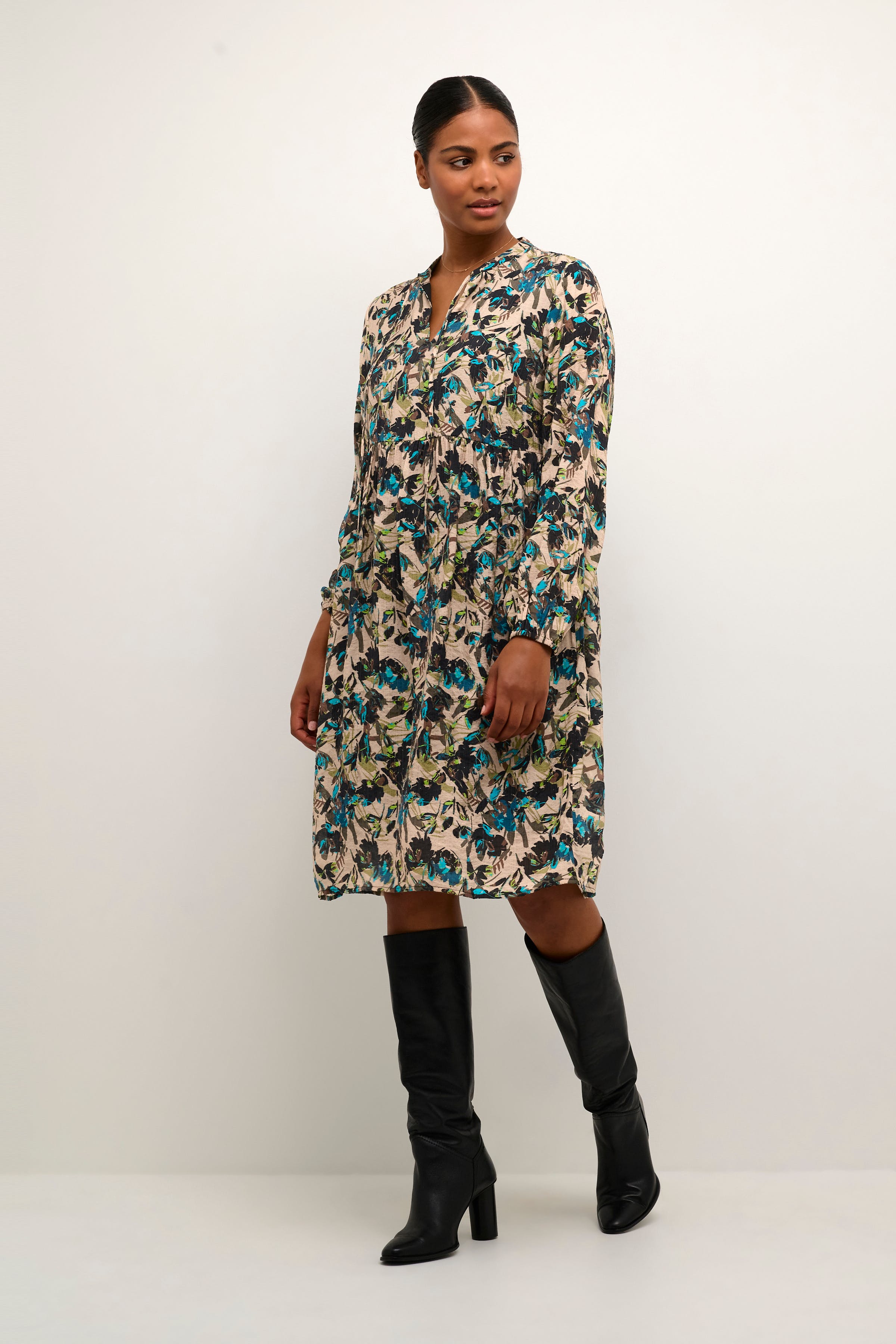 KAolga Kleid LOOKBOOK FRONT 10507641-104490