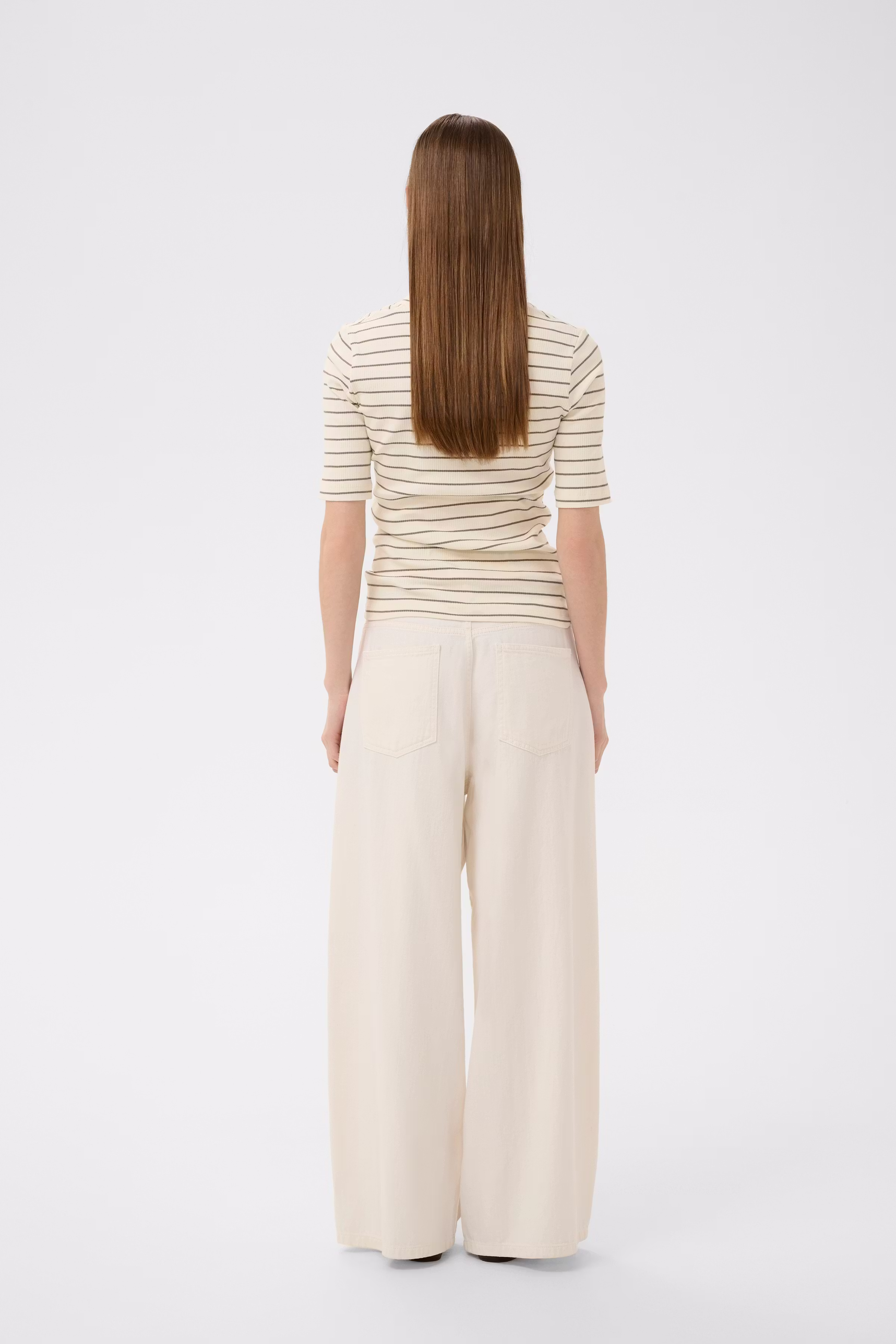 DagnaIW Striped V T-shirt LOOKBOOK BACK 30107270-305171