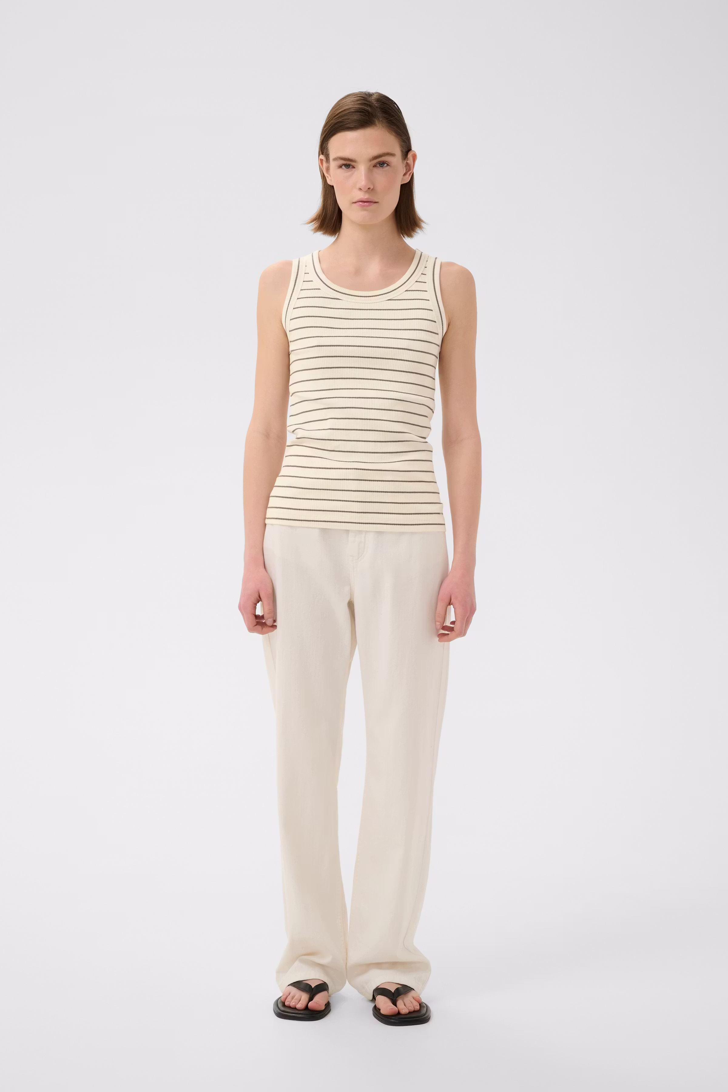 DagnaIW Top LOOKBOOK FRONT 30107268-305171