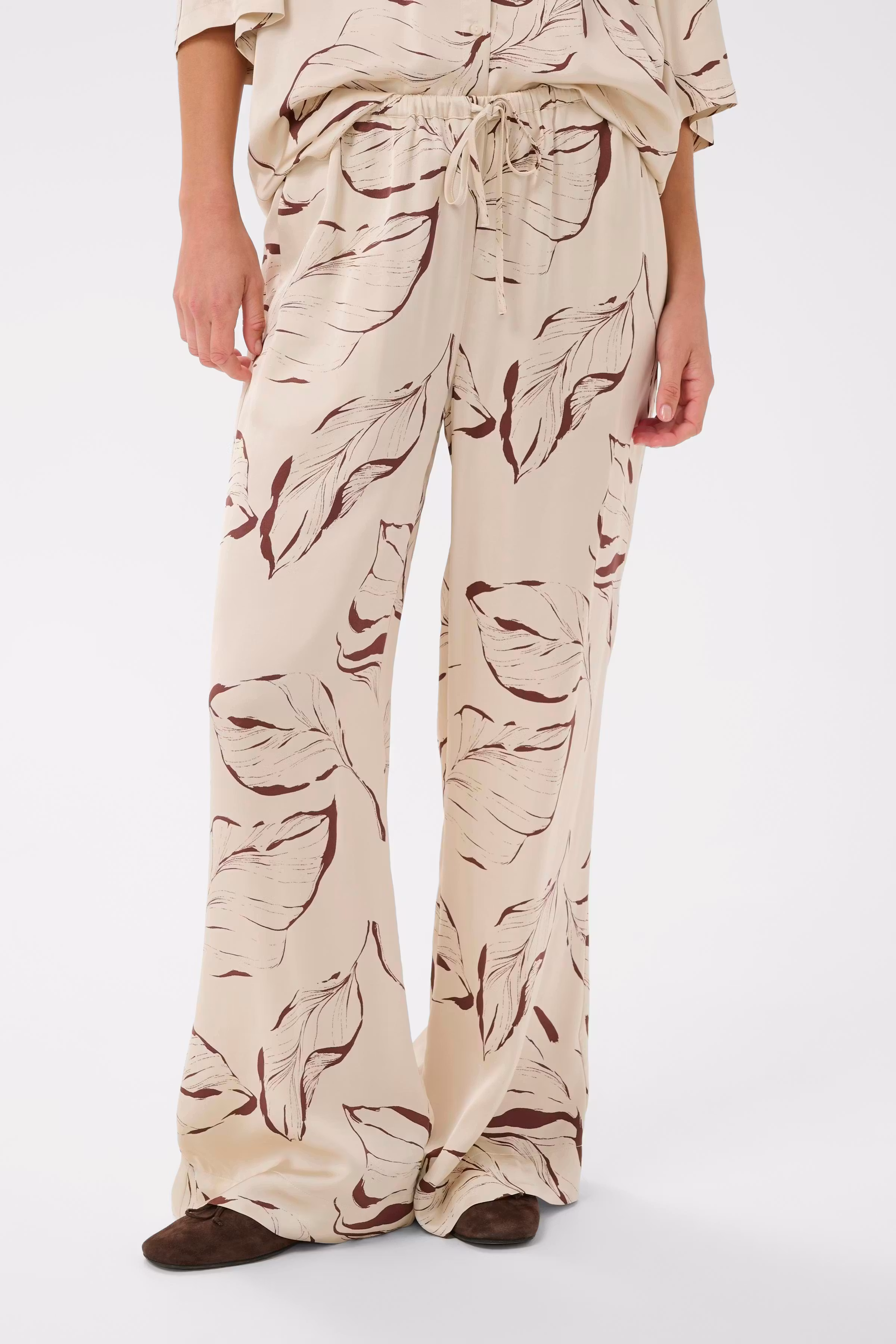 SLClero Byxor LOOKBOOK FRONT 30409023-304871
