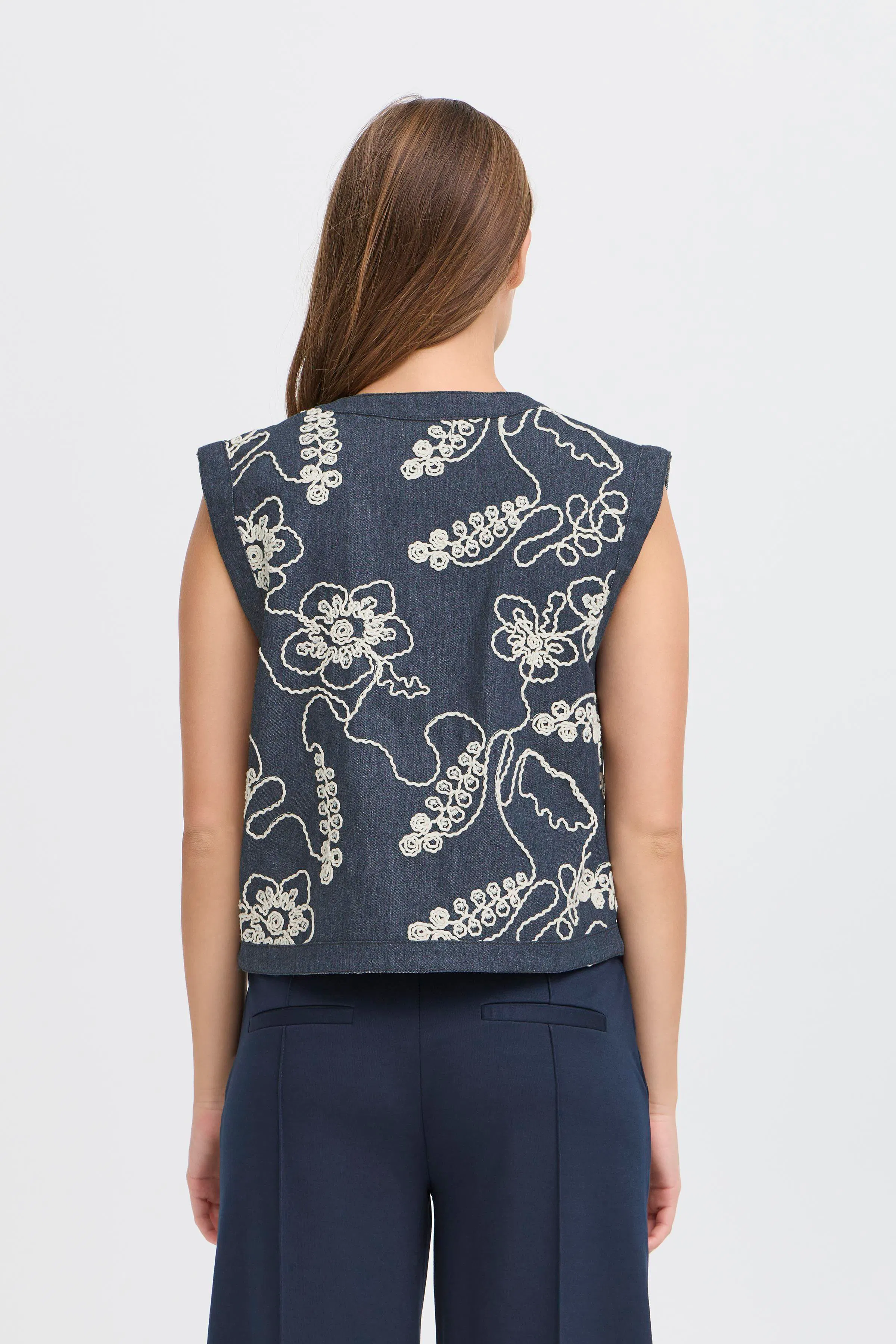 IHPAULIA Vest LOOKBOOK BACK 20124462-900001130