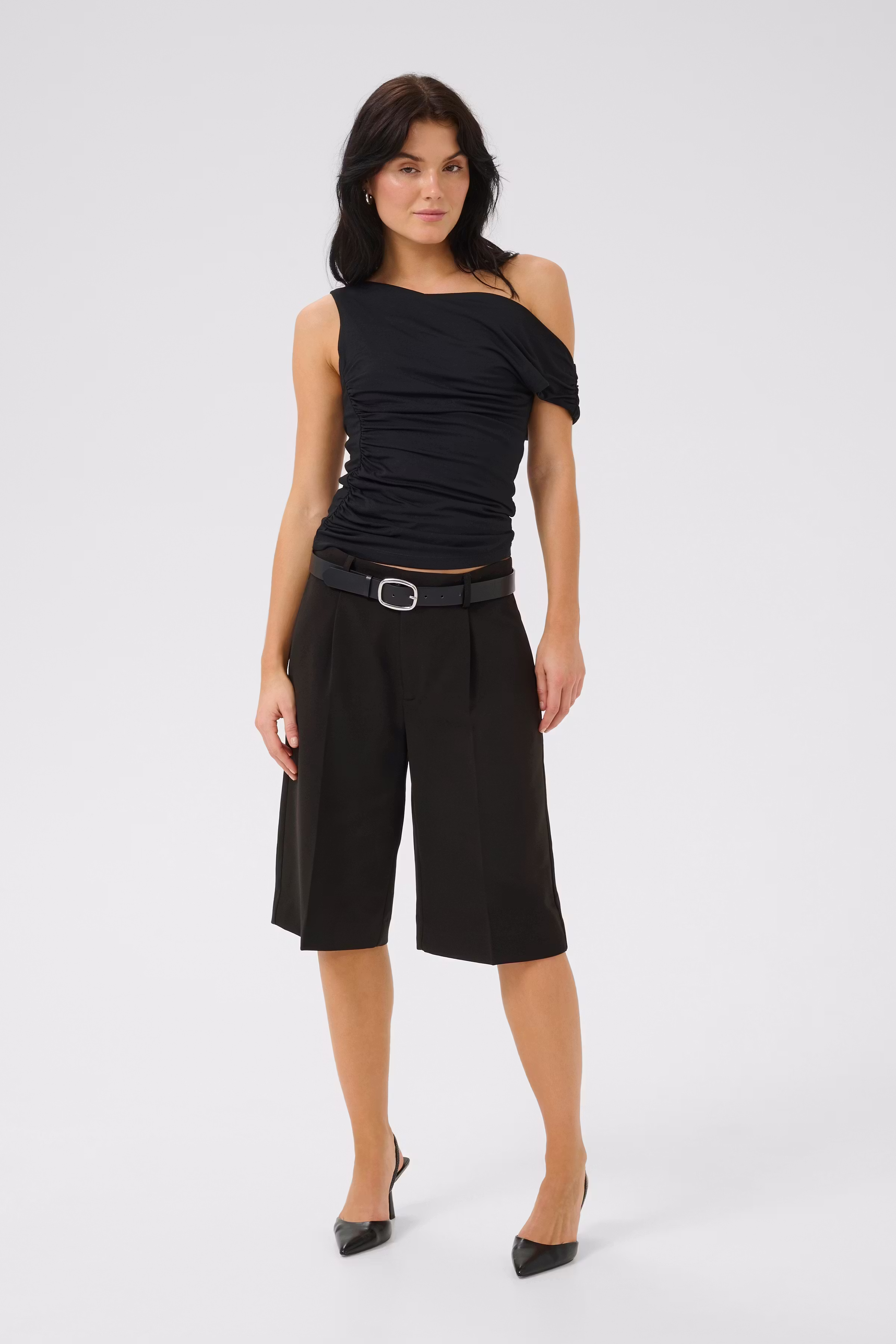 YolaMW Bermuda Shorts LOOKBOOK FRONT 10705145-100031