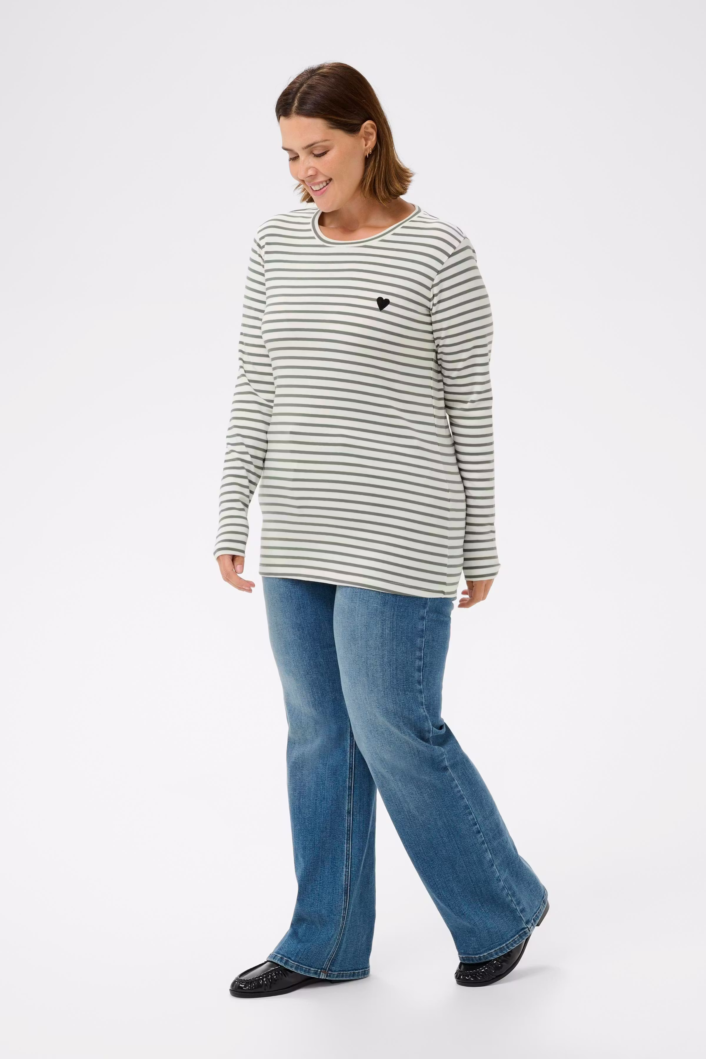 KClia T-shirt LOOKBOOK FRONT 10580179-108941