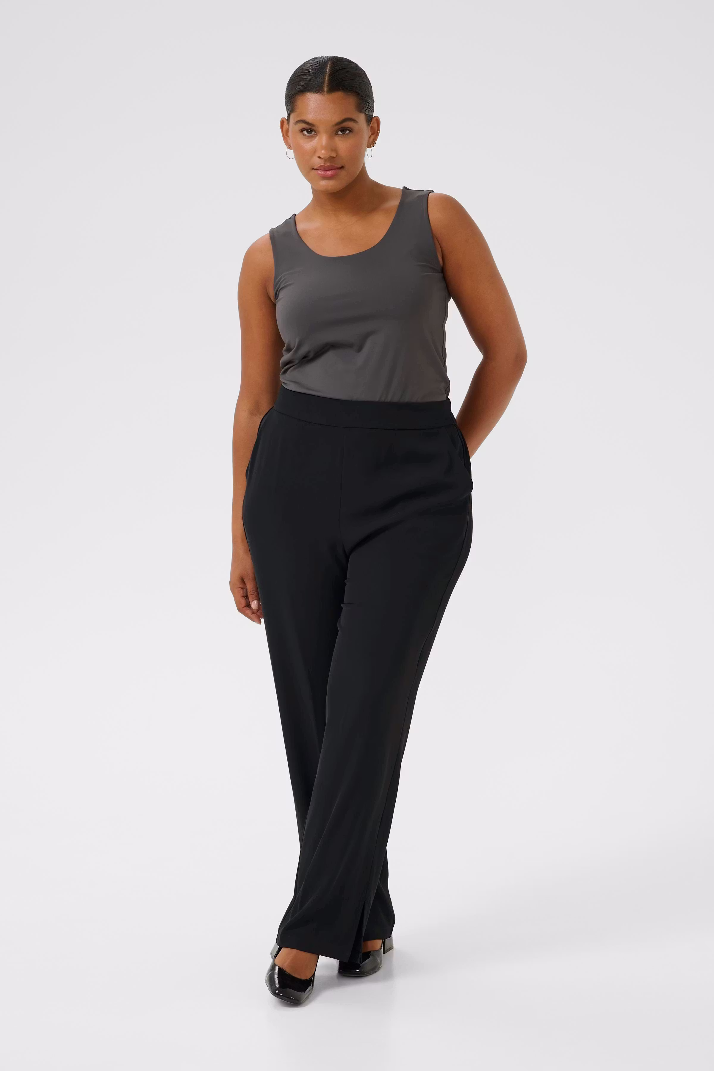 KCsigne Wide Trousers LOOKBOOK FRONT 10581981-100121