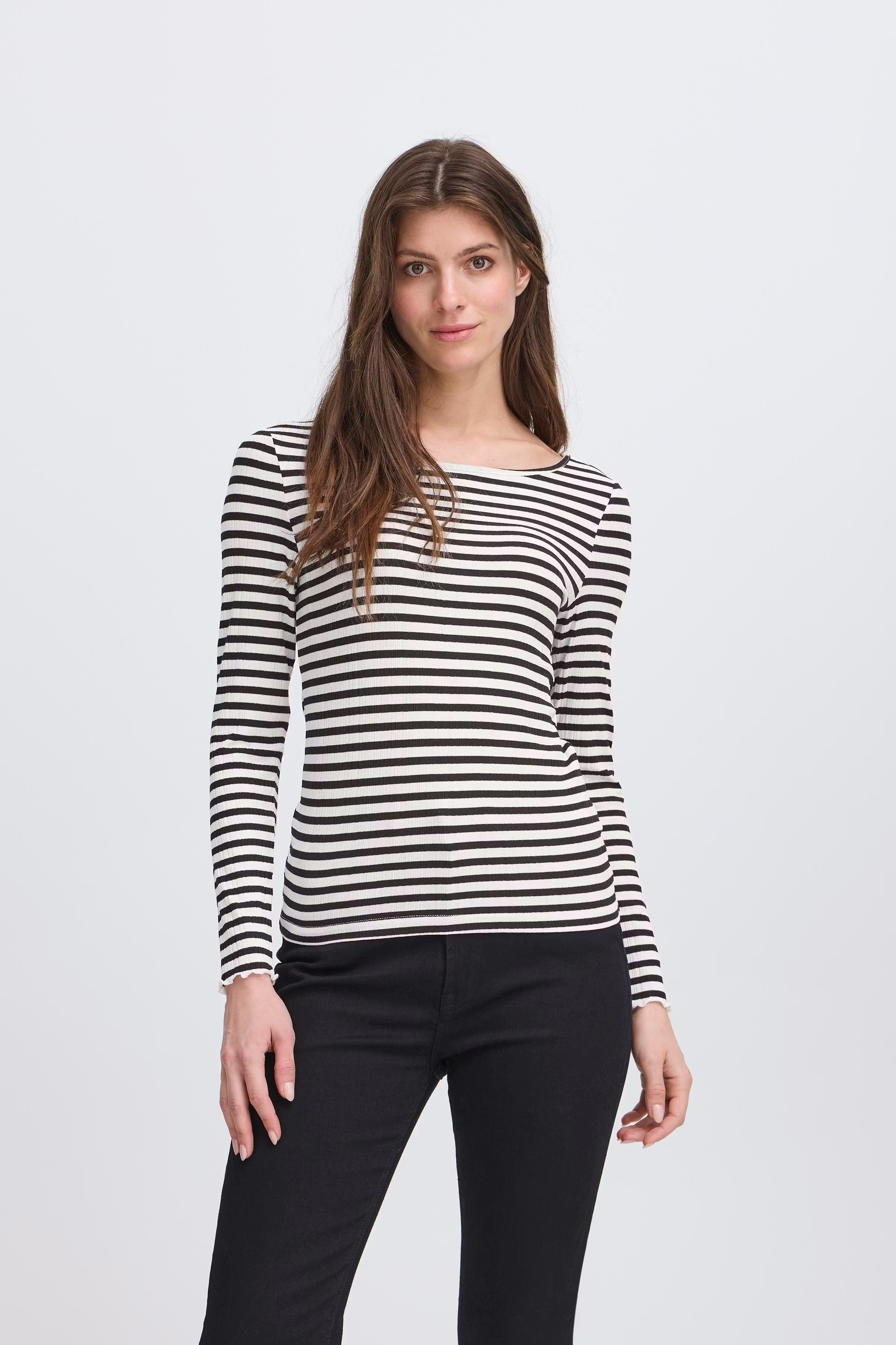 IHCELLA Langermet T-shirt LOOKBOOK FRONT 20122819-900000435