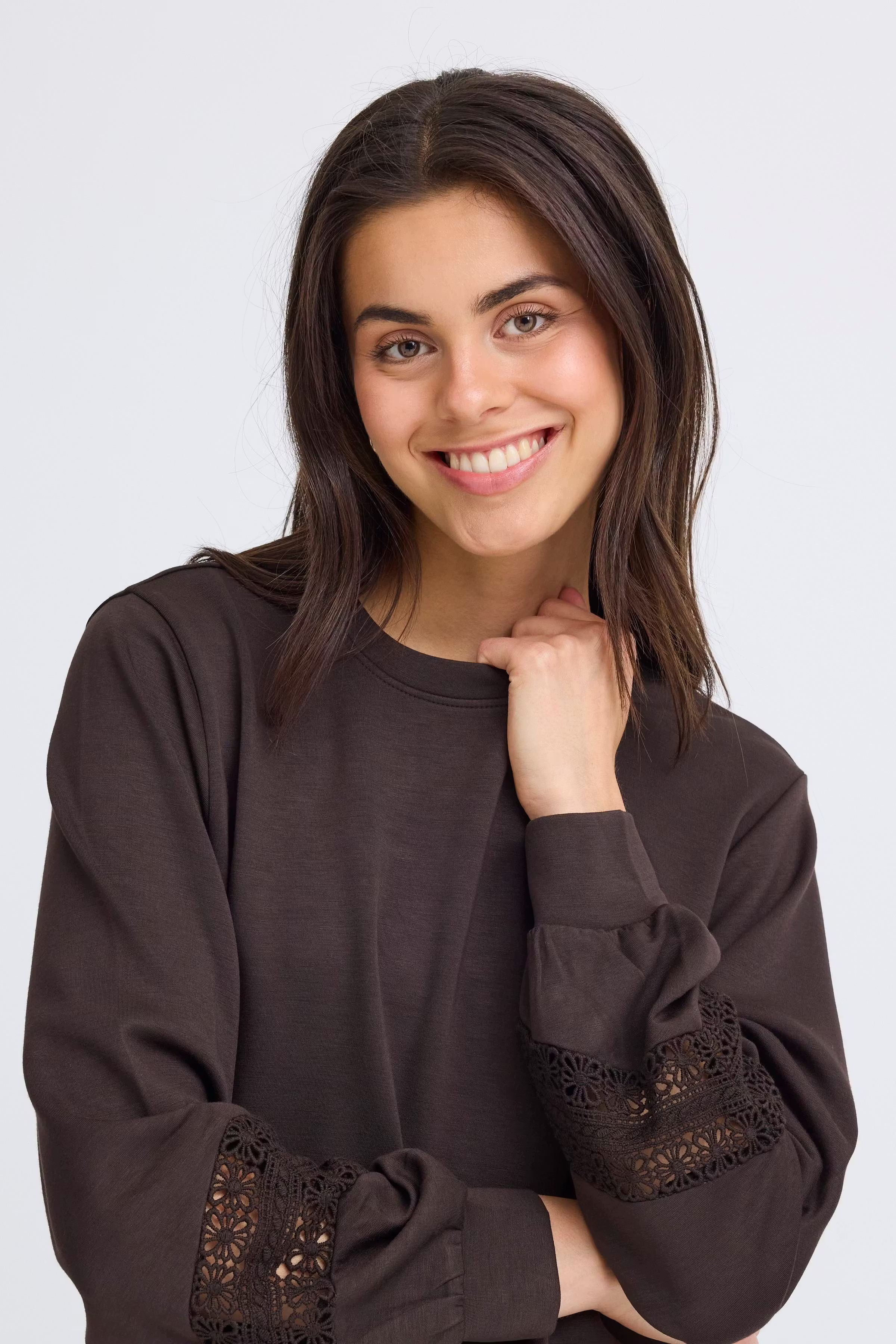 FRAURORA Sweatshirt LOOKBOOK DETAIL 20617209-191109