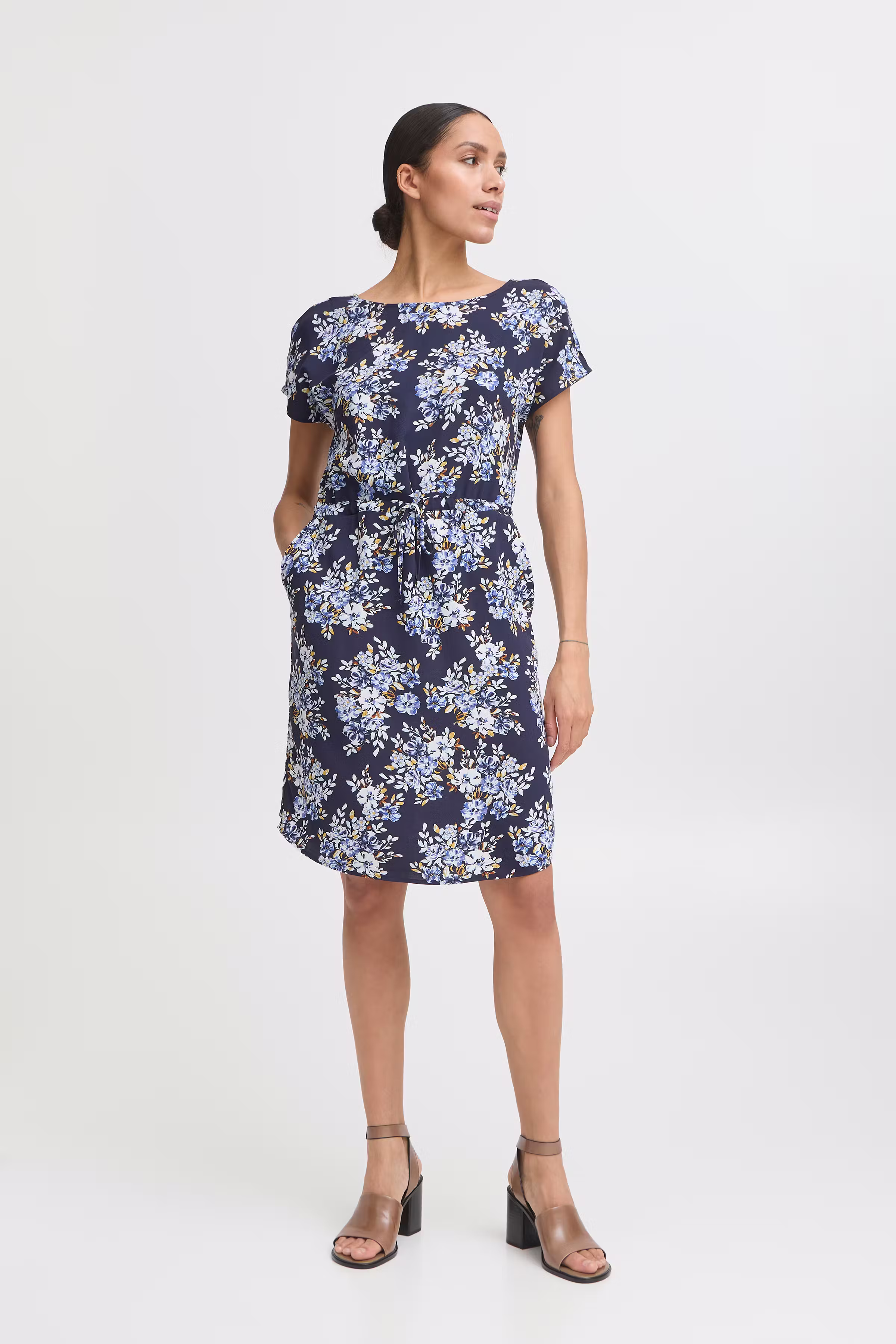 BYMMJOELLA Dress LOOKBOOK FRONT 20811226-204600