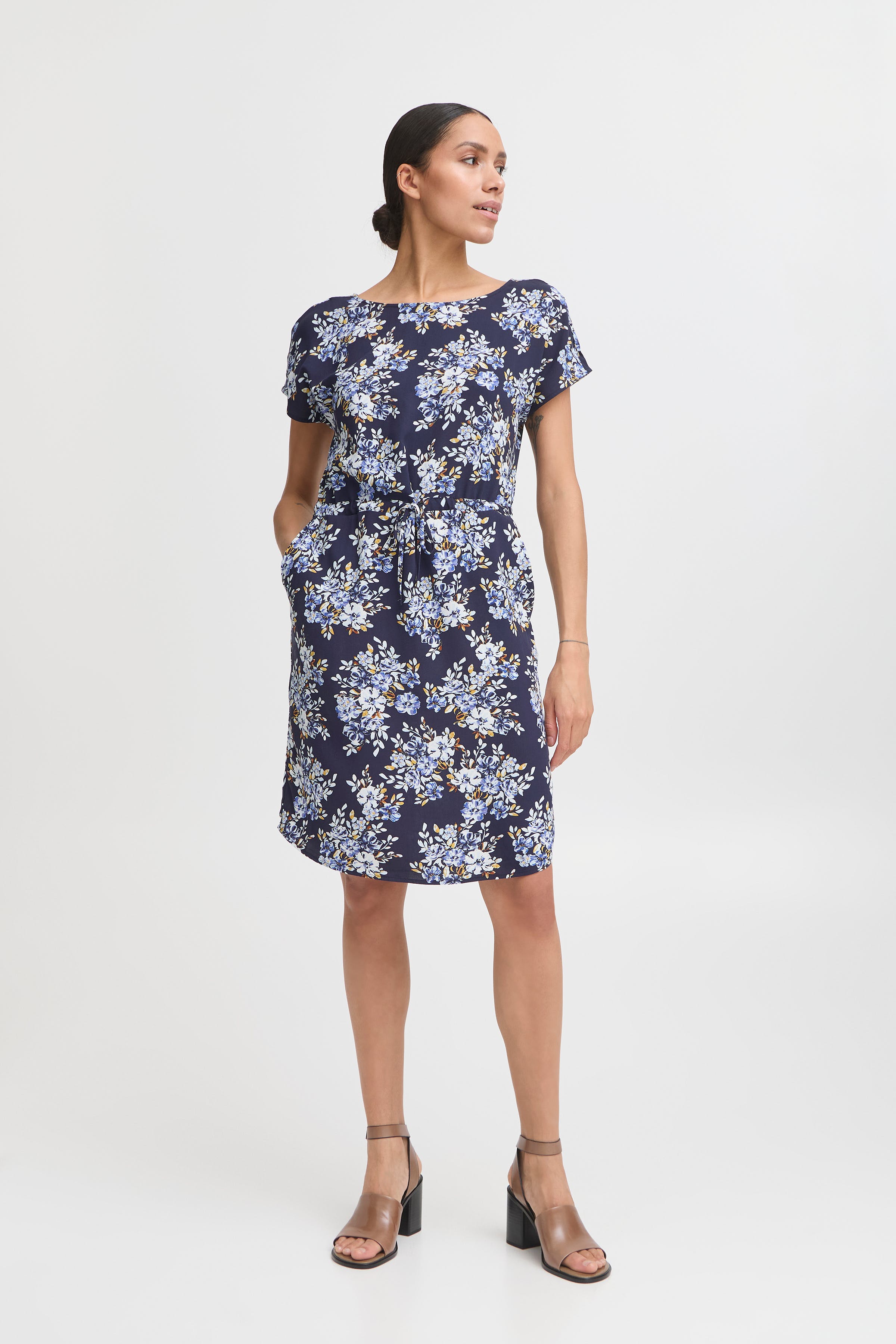 BYMMJOELLA Dress LOOKBOOK FRONT 20811226-204600