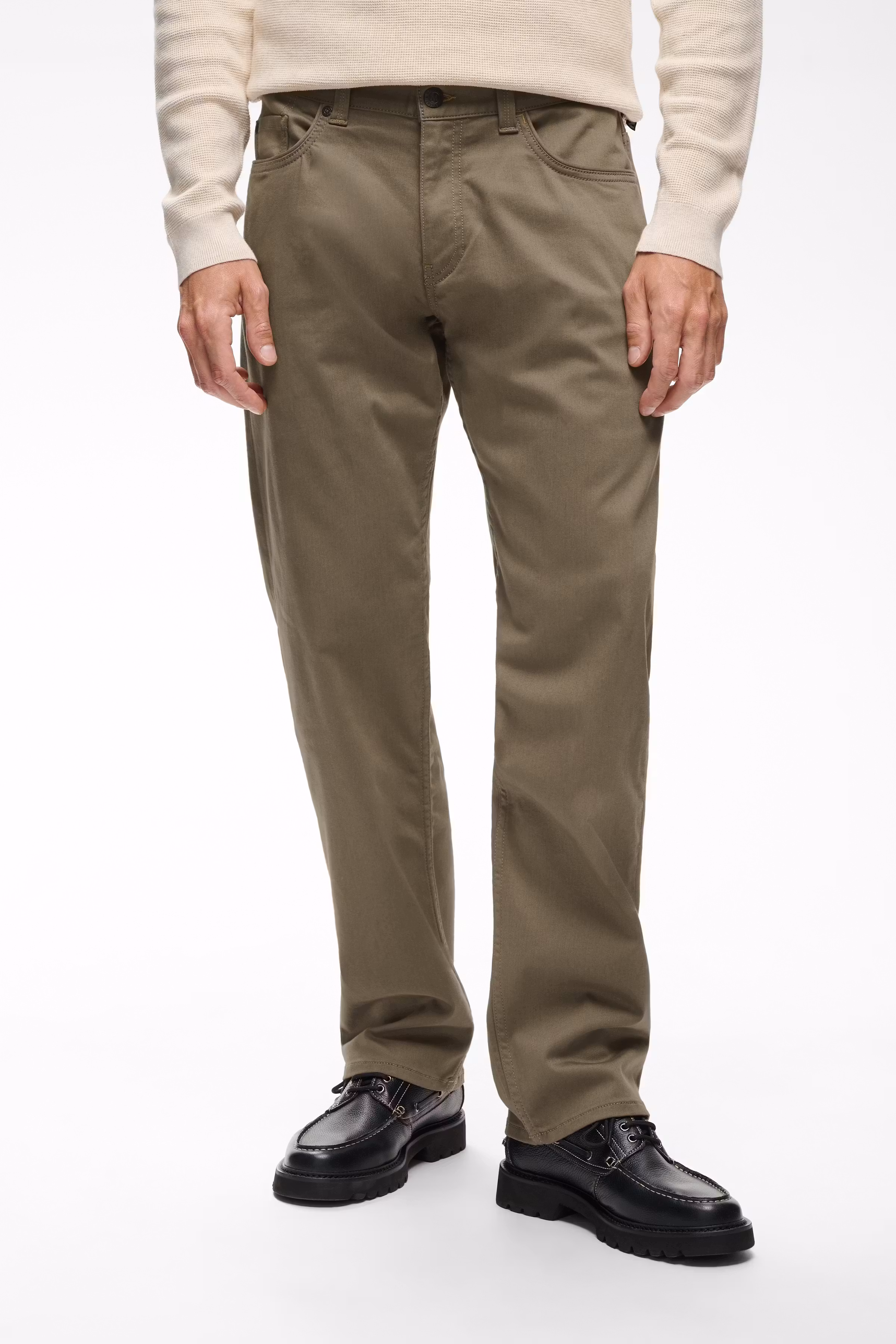 MAmike Hose LOOKBOOK FRONT 30209366-190808