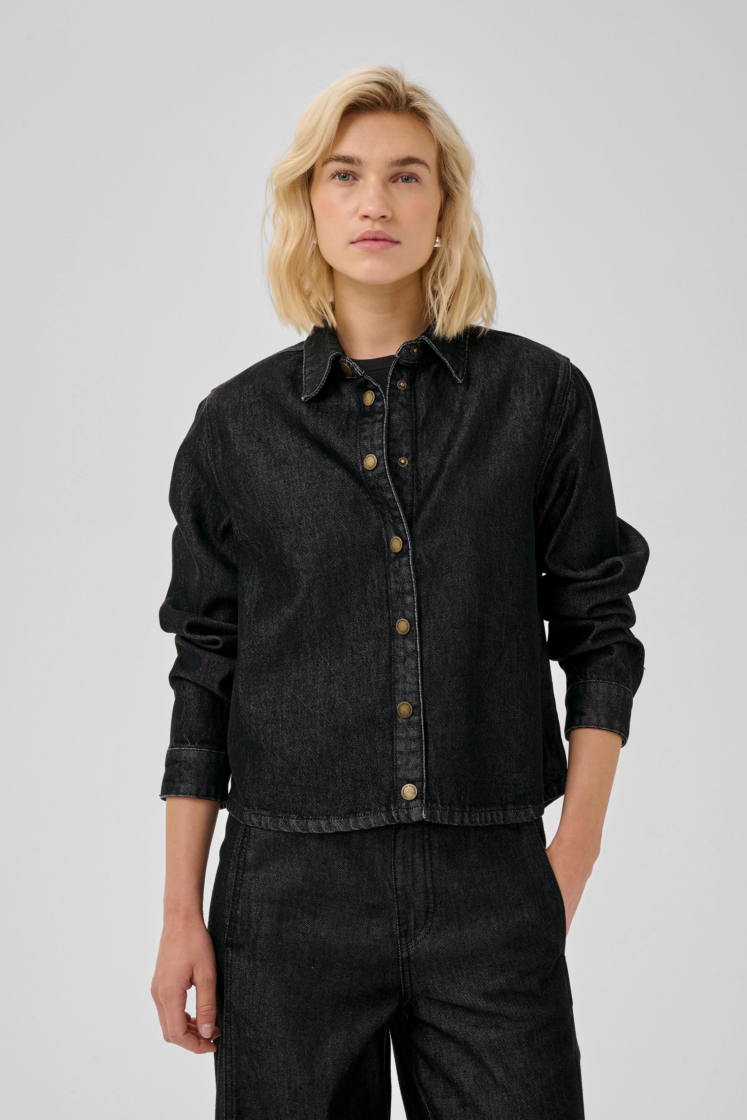 MWMalle Skjorta LOOKBOOK FRONT 10705715-100073