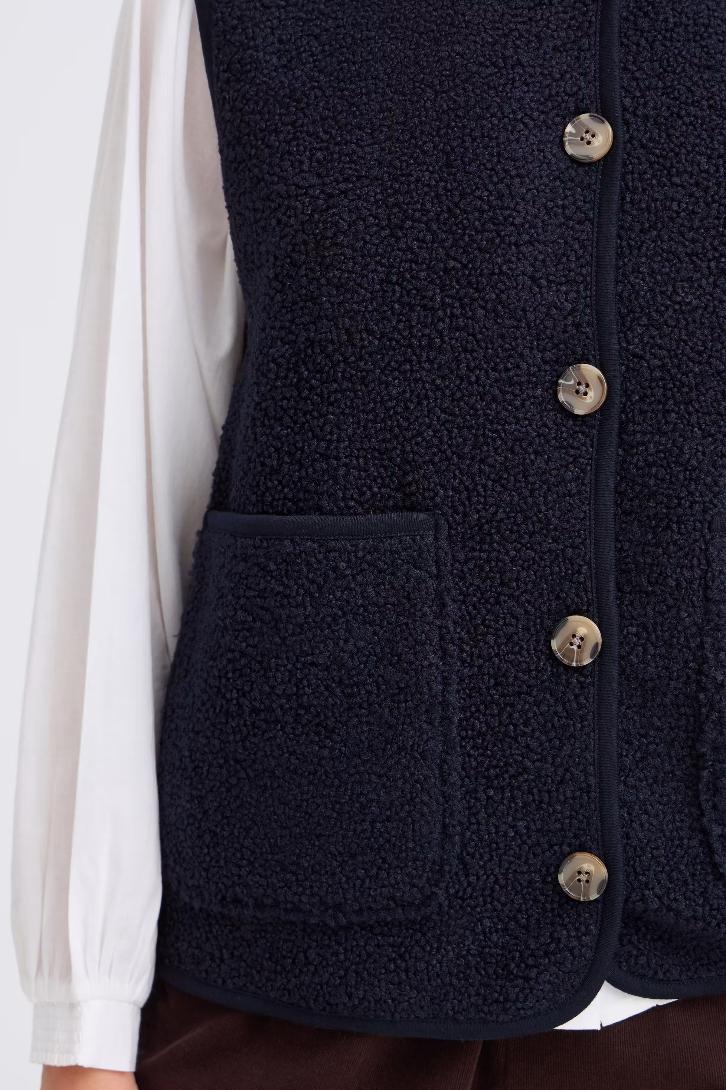 FRTENYA Waistcoat outerwear LOOKBOOK DETAIL 20618525-194011