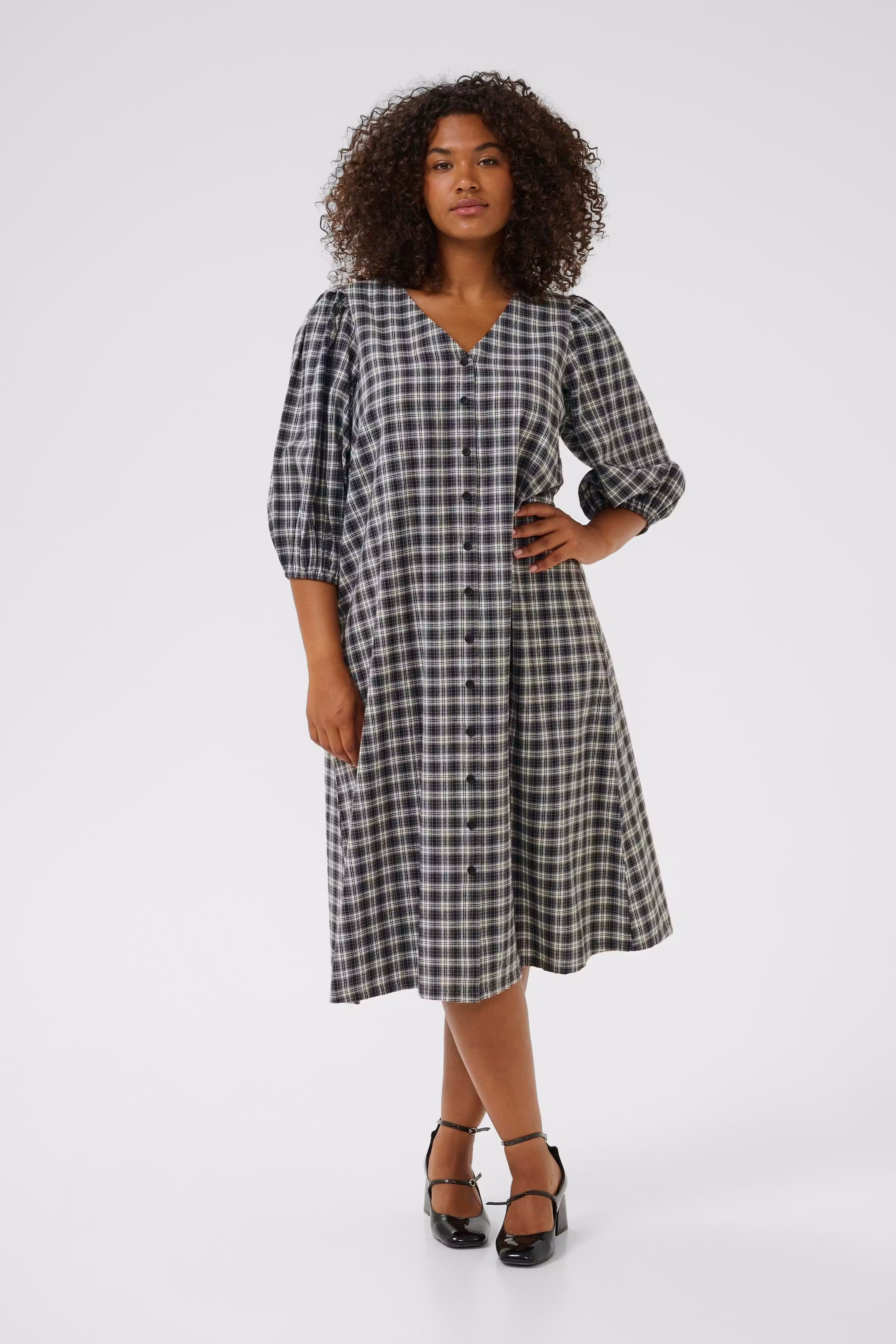 KCelina Kjole LOOKBOOK FRONT 10583645-108369