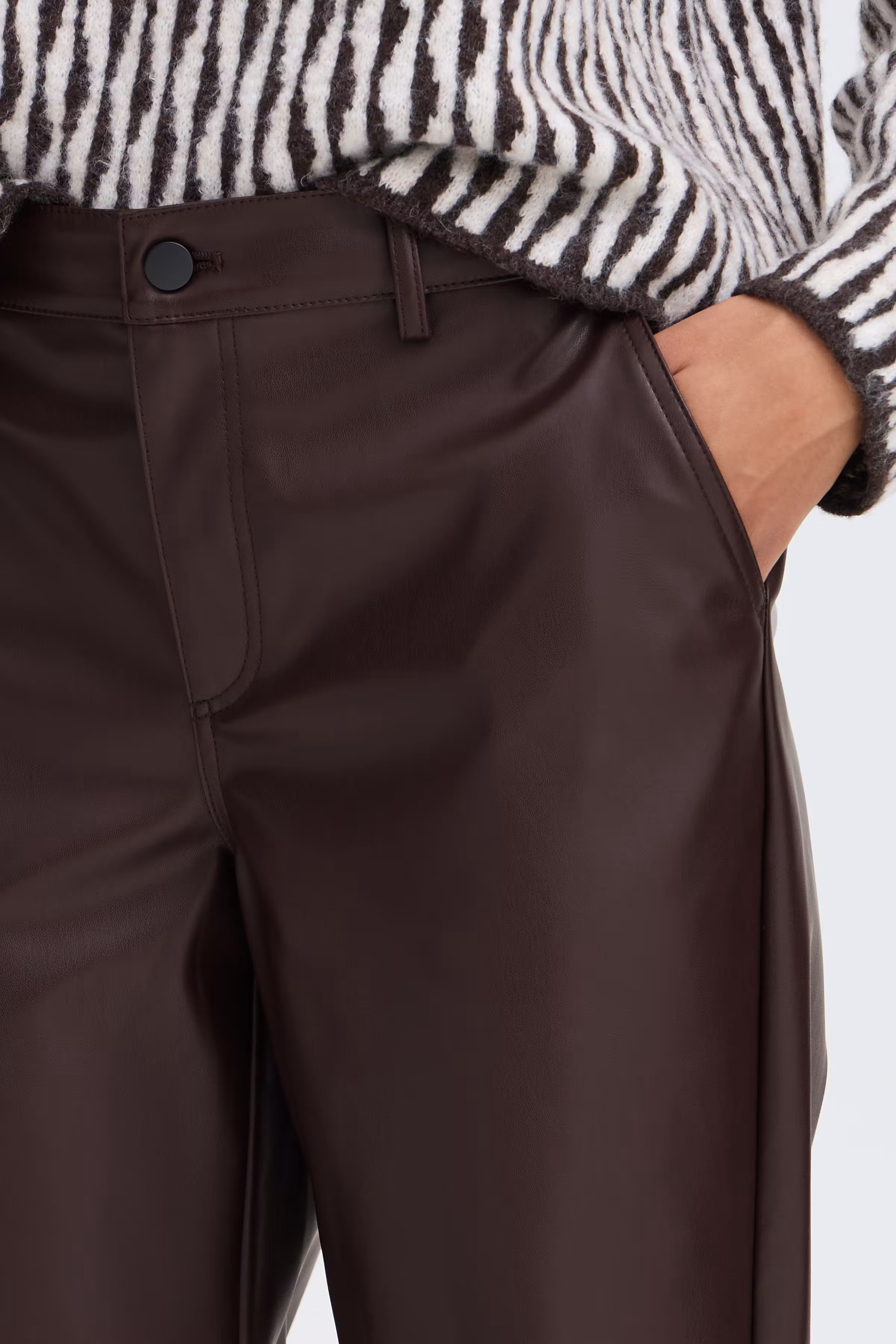 BYDAJA Bukser LOOKBOOK DETAIL 20816991-191016