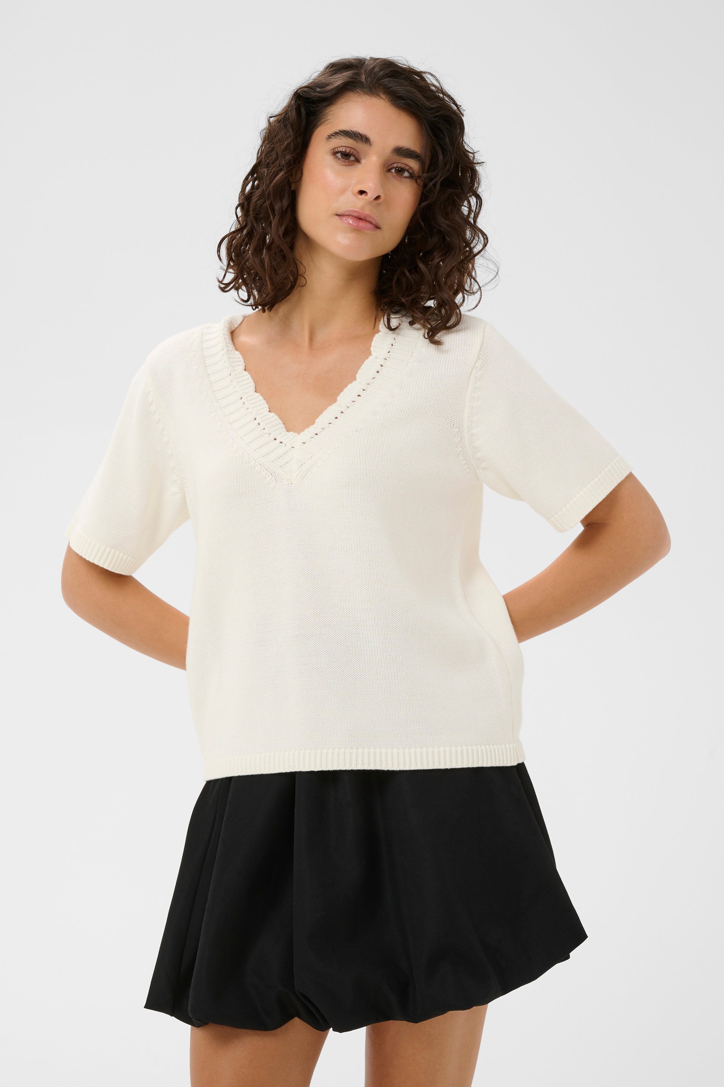 KAliliana Pullover LOOKBOOK FRONT 10511450-110602